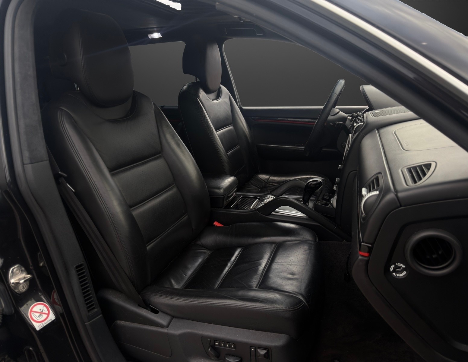 PORSCHE Cayenne Turbo mit 450 PS-image-8