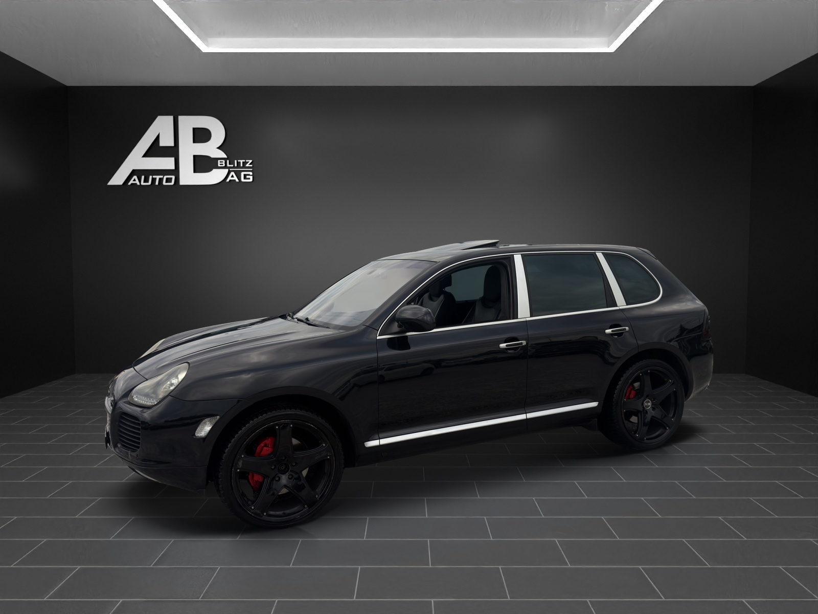 PORSCHE Cayenne Turbo mit 450 PS-image-1