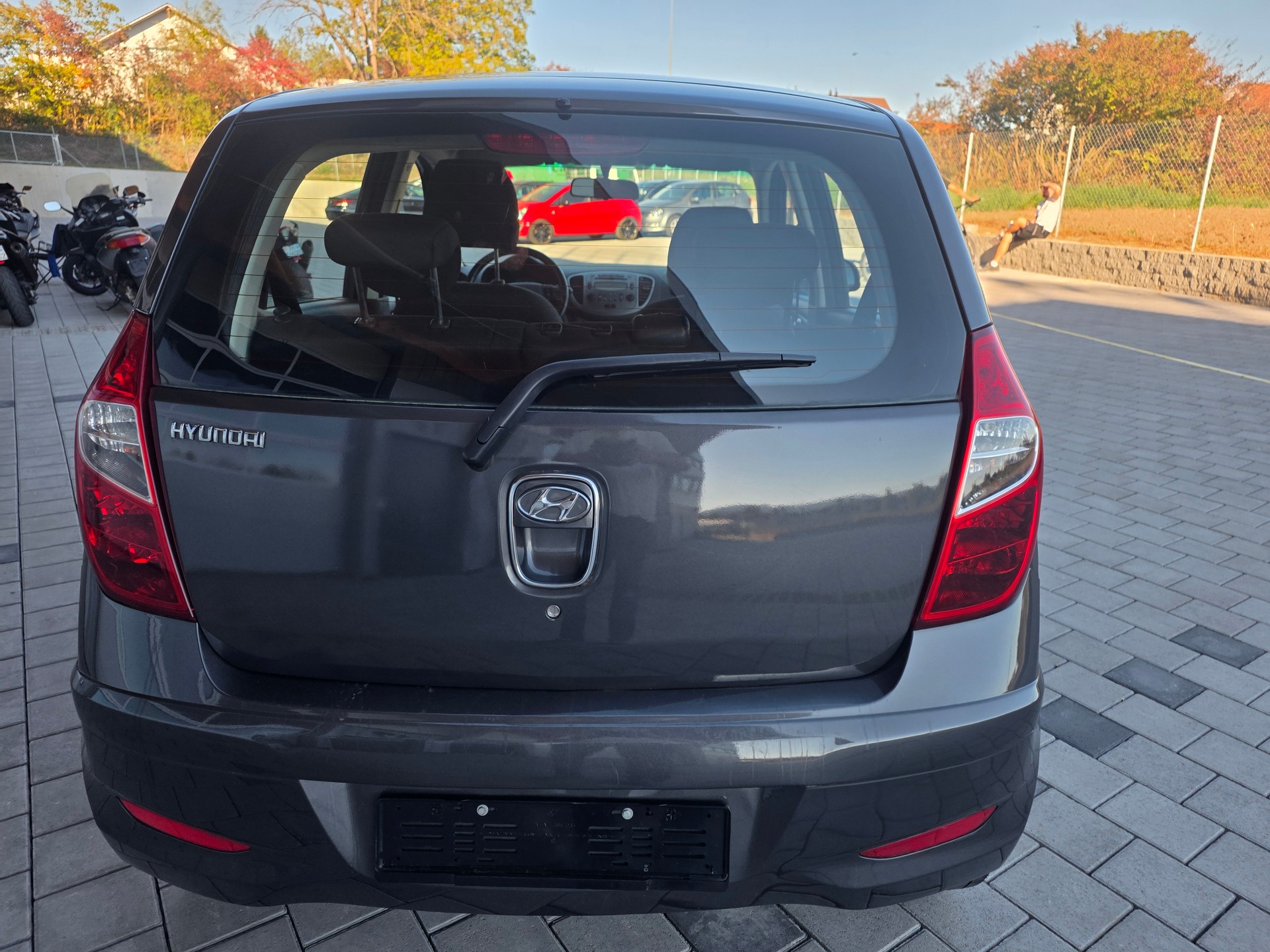 HYUNDAI i10 1.2 Style Automatic-image-8