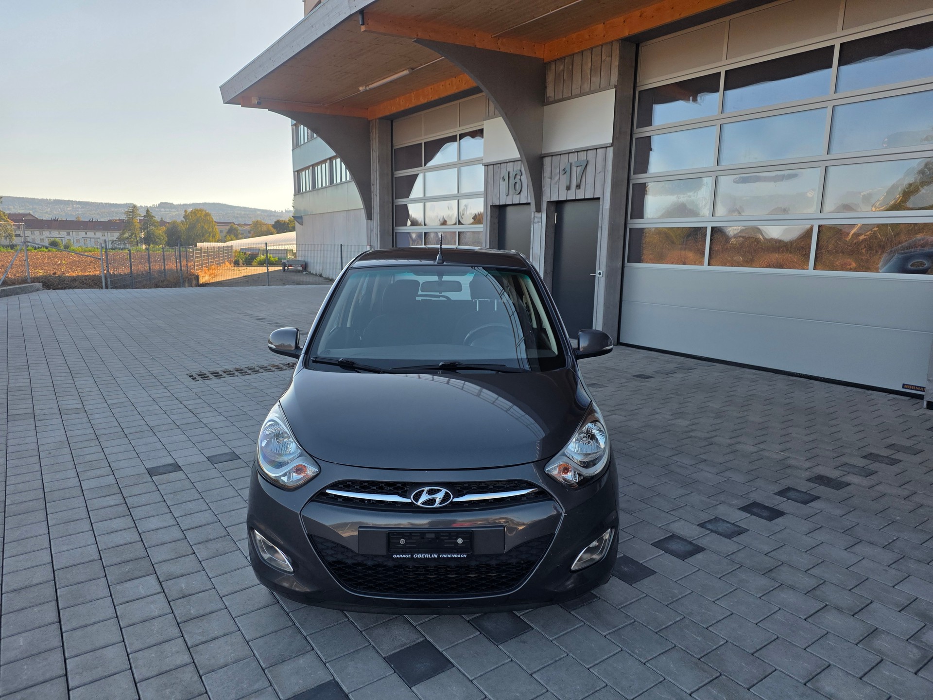 HYUNDAI i10 1.2 Style Automatic-image-1