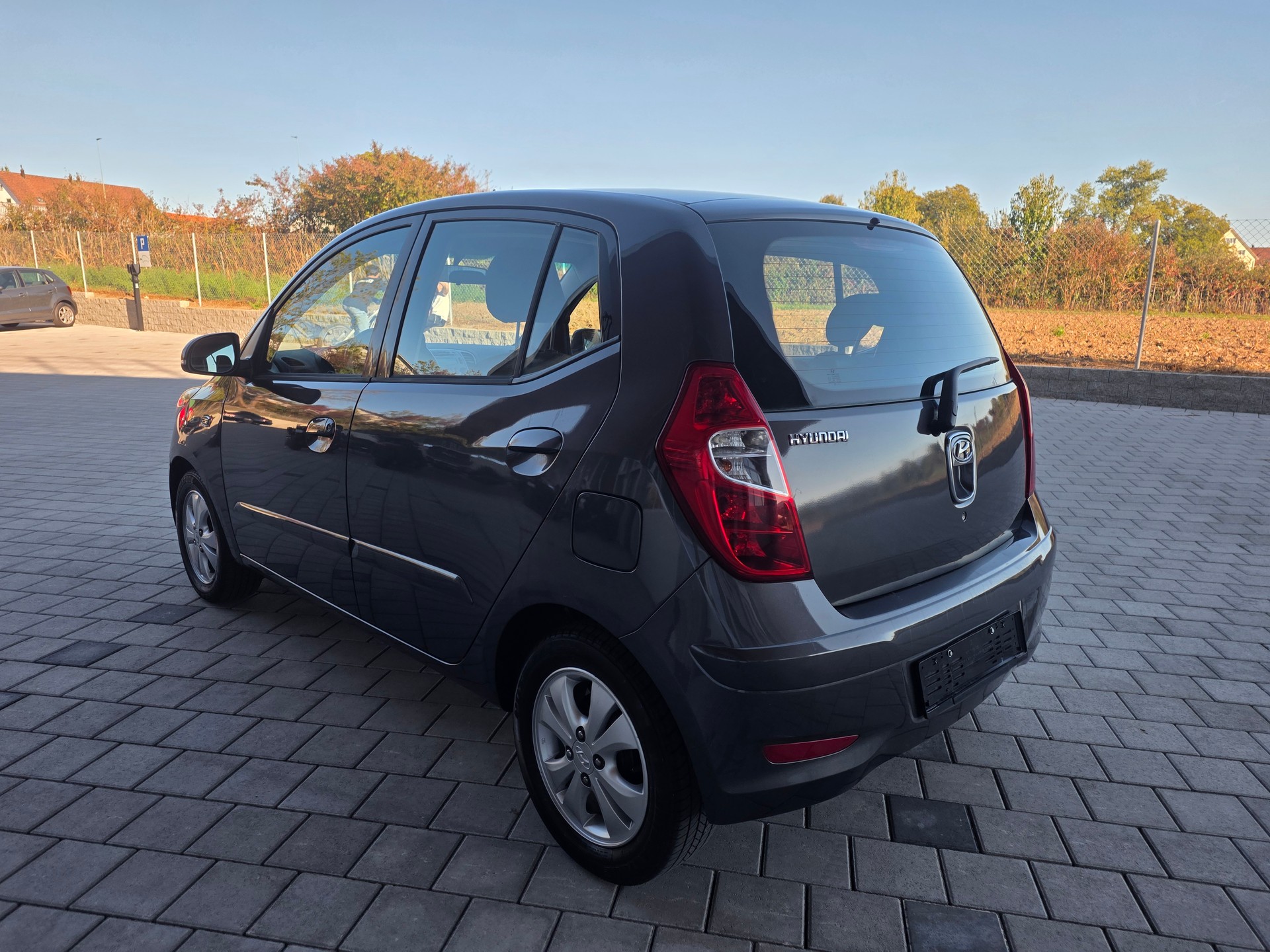 HYUNDAI i10 1.2 Style Automatic-image-4