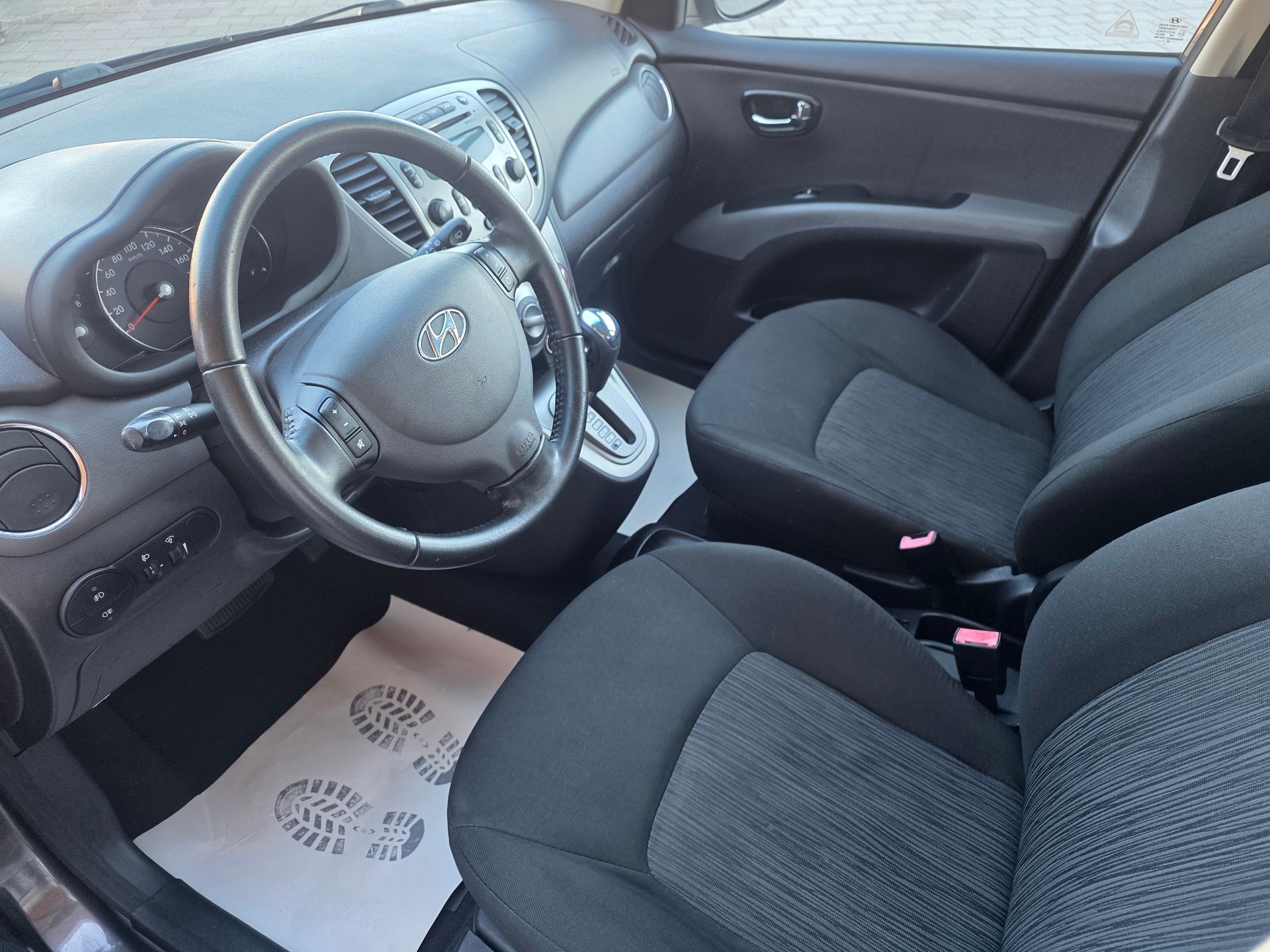 HYUNDAI i10 1.2 Style Automatic-image-10