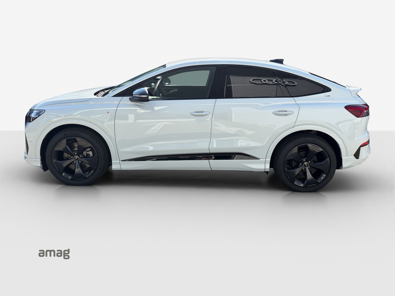 AUDI Q4 Sportback e-tron quattro performance Swiss Ski-image-1