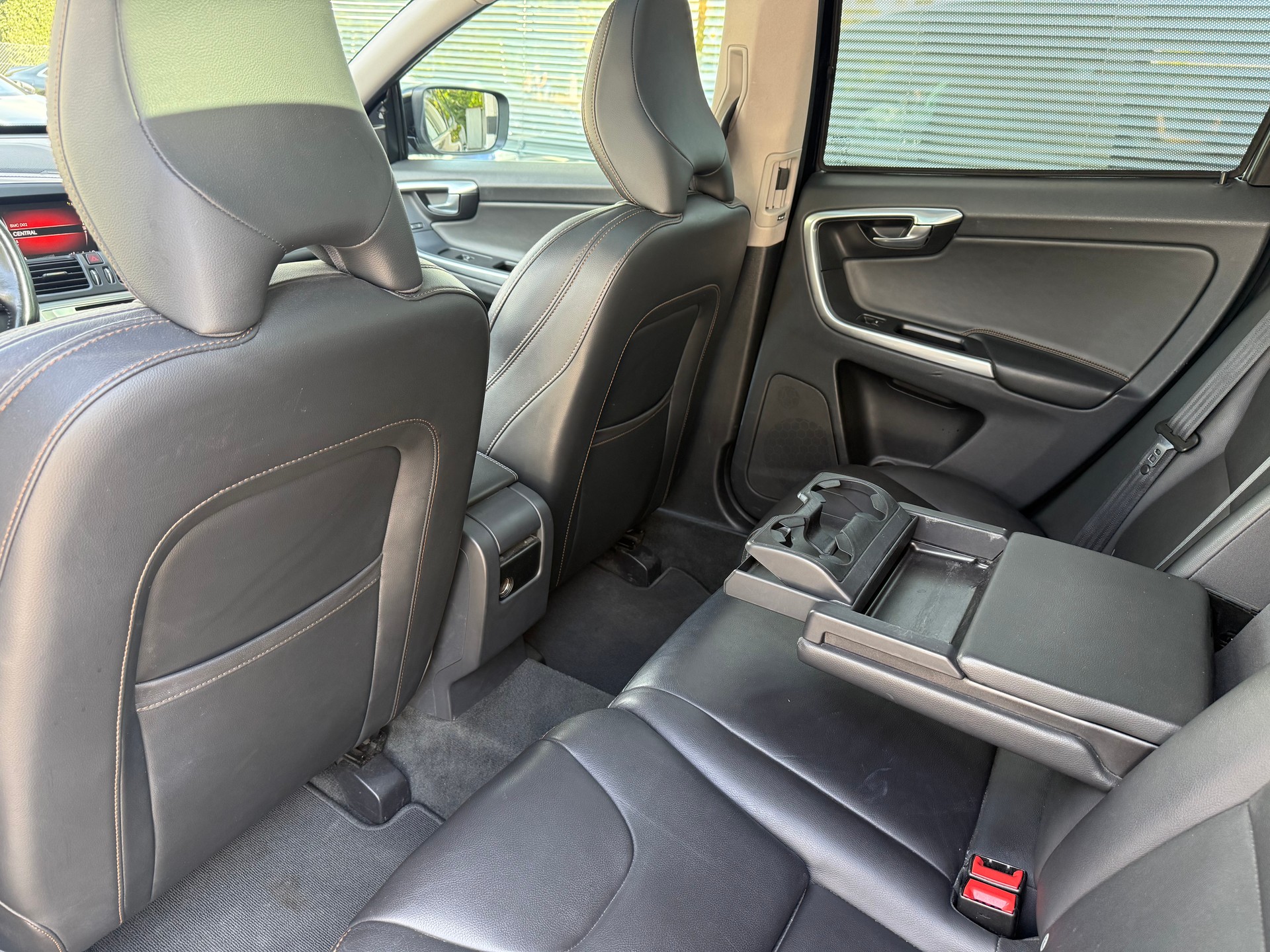 VOLVO XC60 T6 AWD Summum Geartronic-image-17