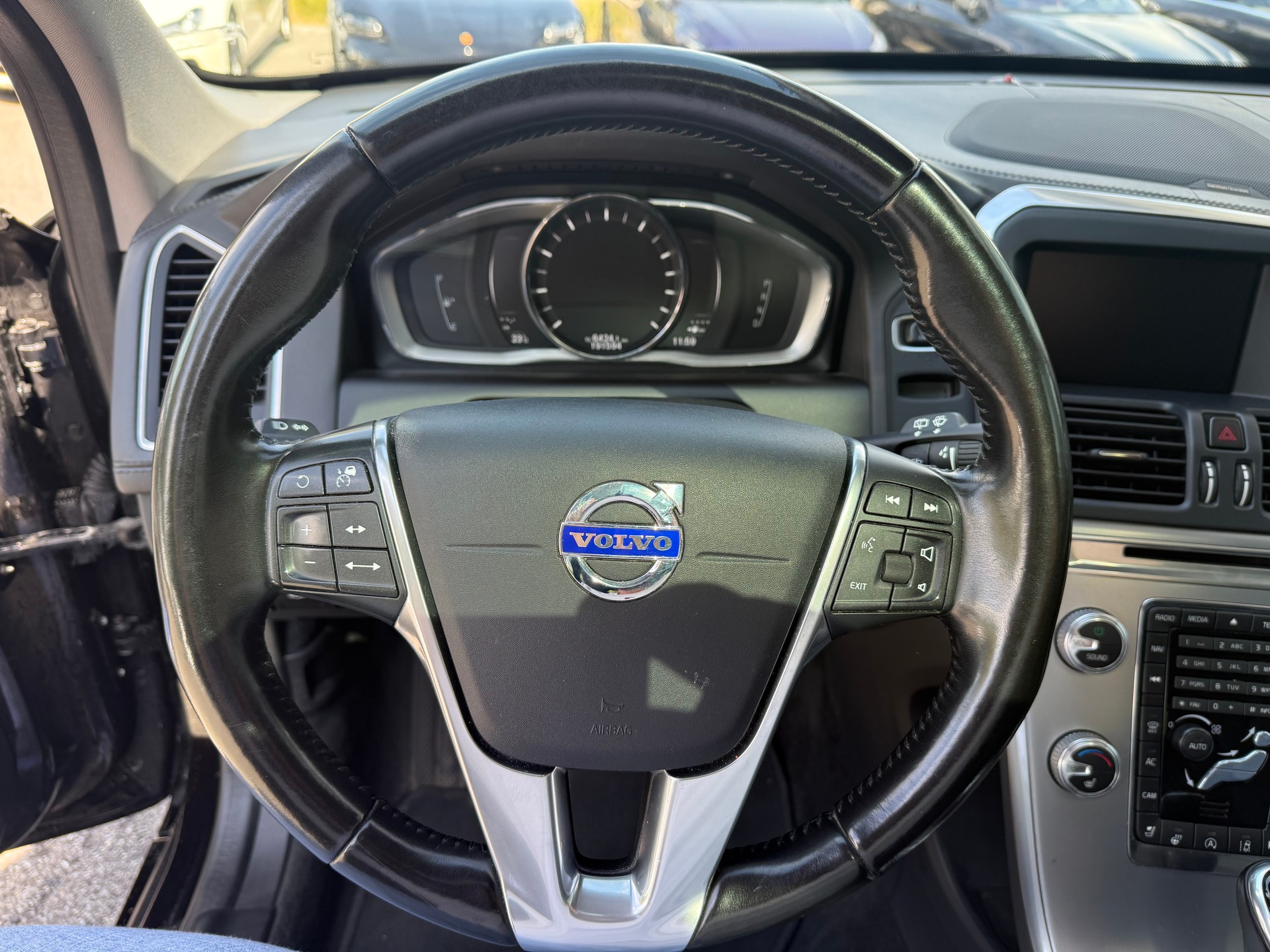 VOLVO XC60 T6 AWD Summum Geartronic-image-11