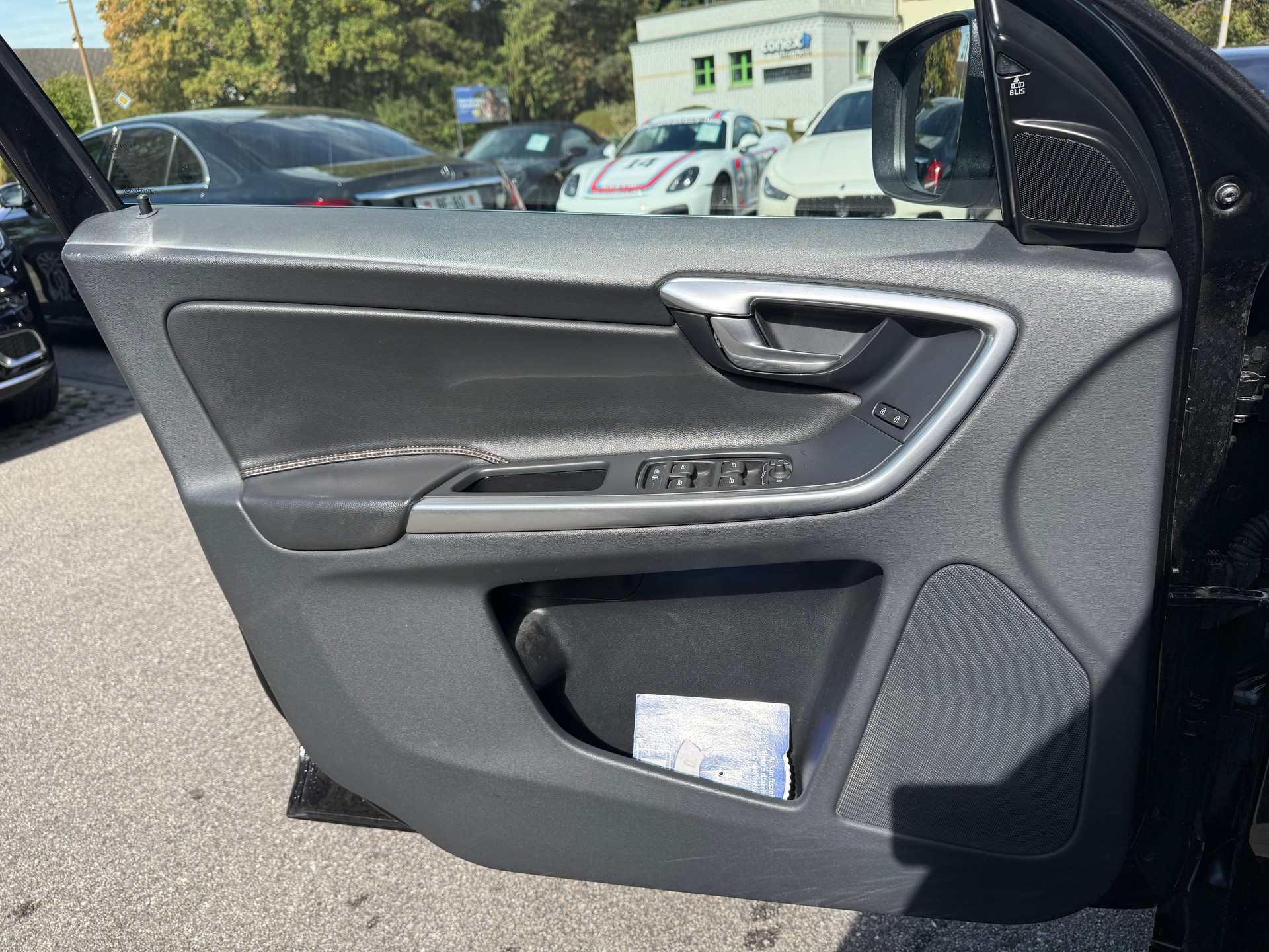 VOLVO XC60 T6 AWD Summum Geartronic-image-10