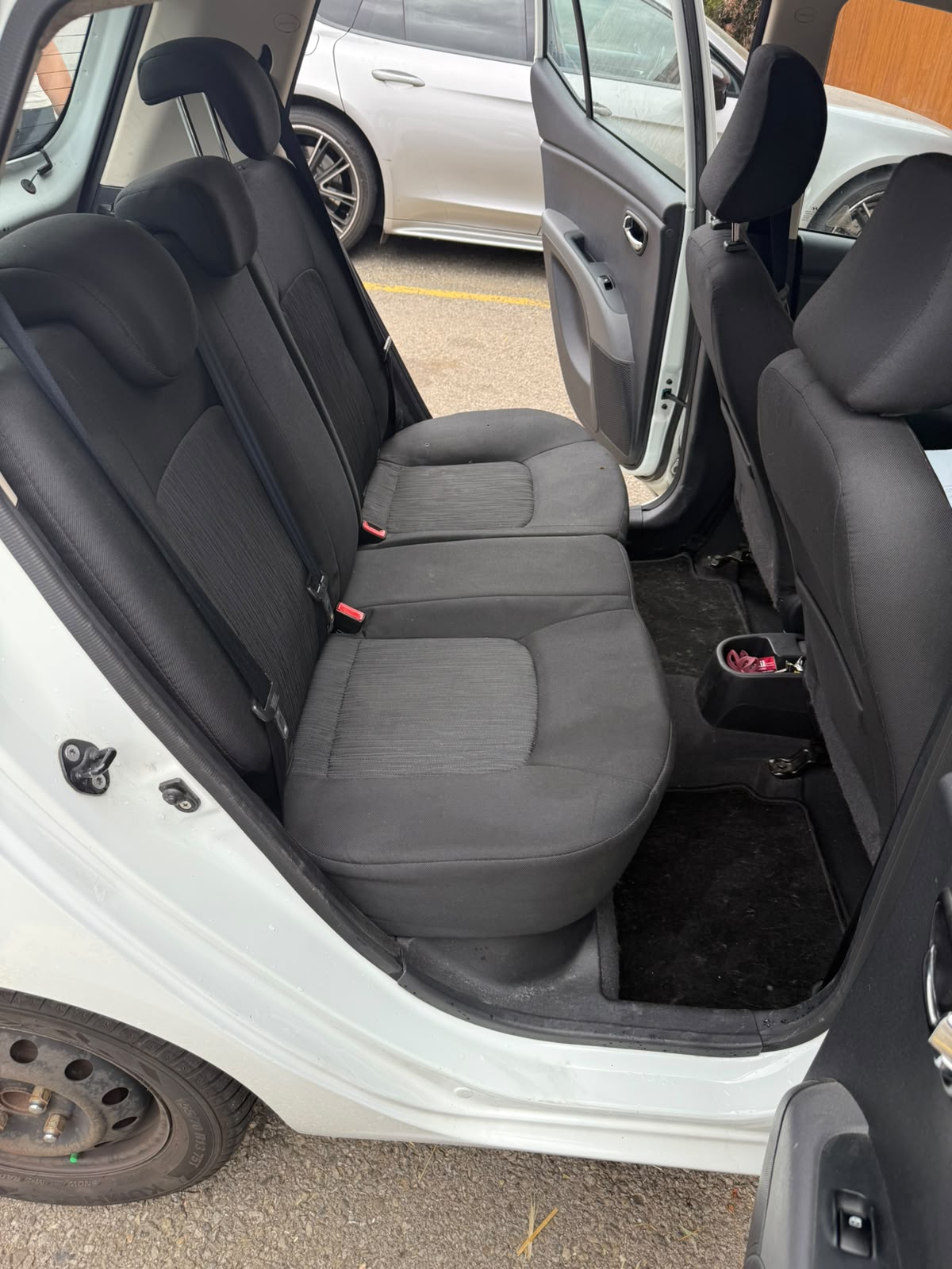 HYUNDAI i10 1.2 Style Automatic-image-5