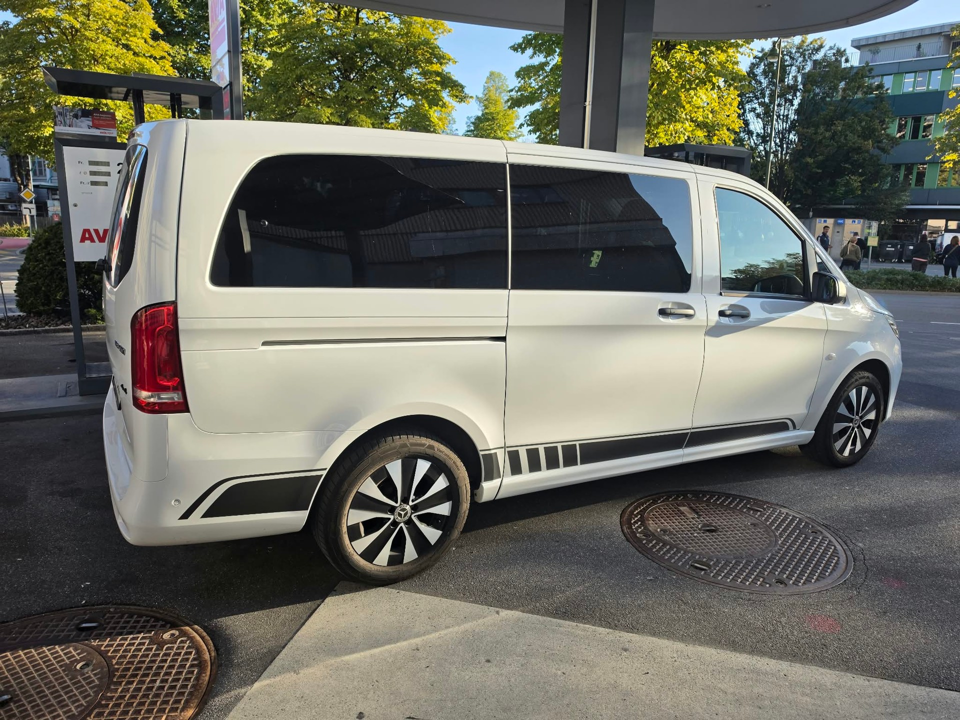 MERCEDES-BENZ 2.0 CDI Pro-image-1