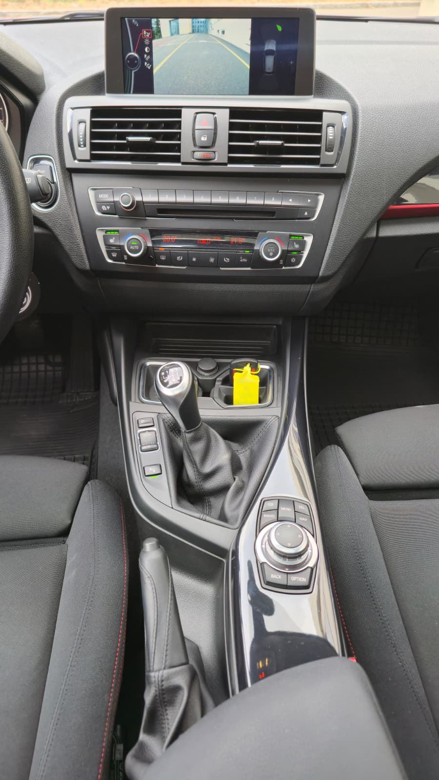 BMW 120d Sport Line| Frisch ab MFK und Service| LED / XENON| Rückfahrkamera| Glasdach| Sitzheizung| Regensensor| PDC Sens.-image-14