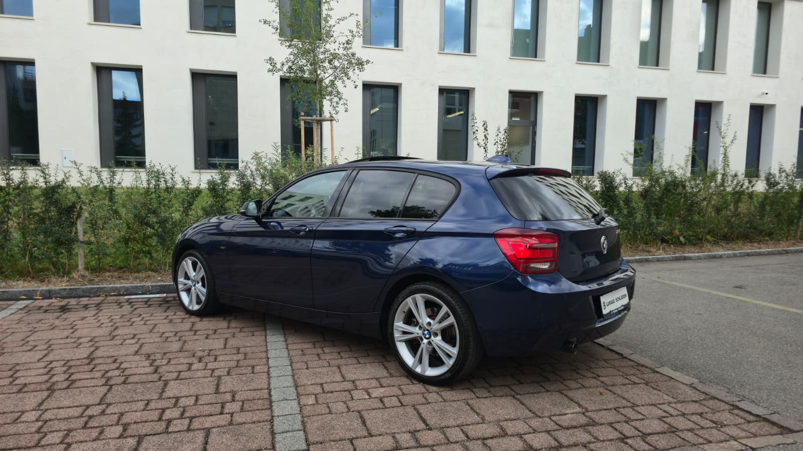 BMW 120d Sport Line| Frisch ab MFK und Service| LED / XENON| Rückfahrkamera| Glasdach| Sitzheizung| Regensensor| PDC Sens.-image-7