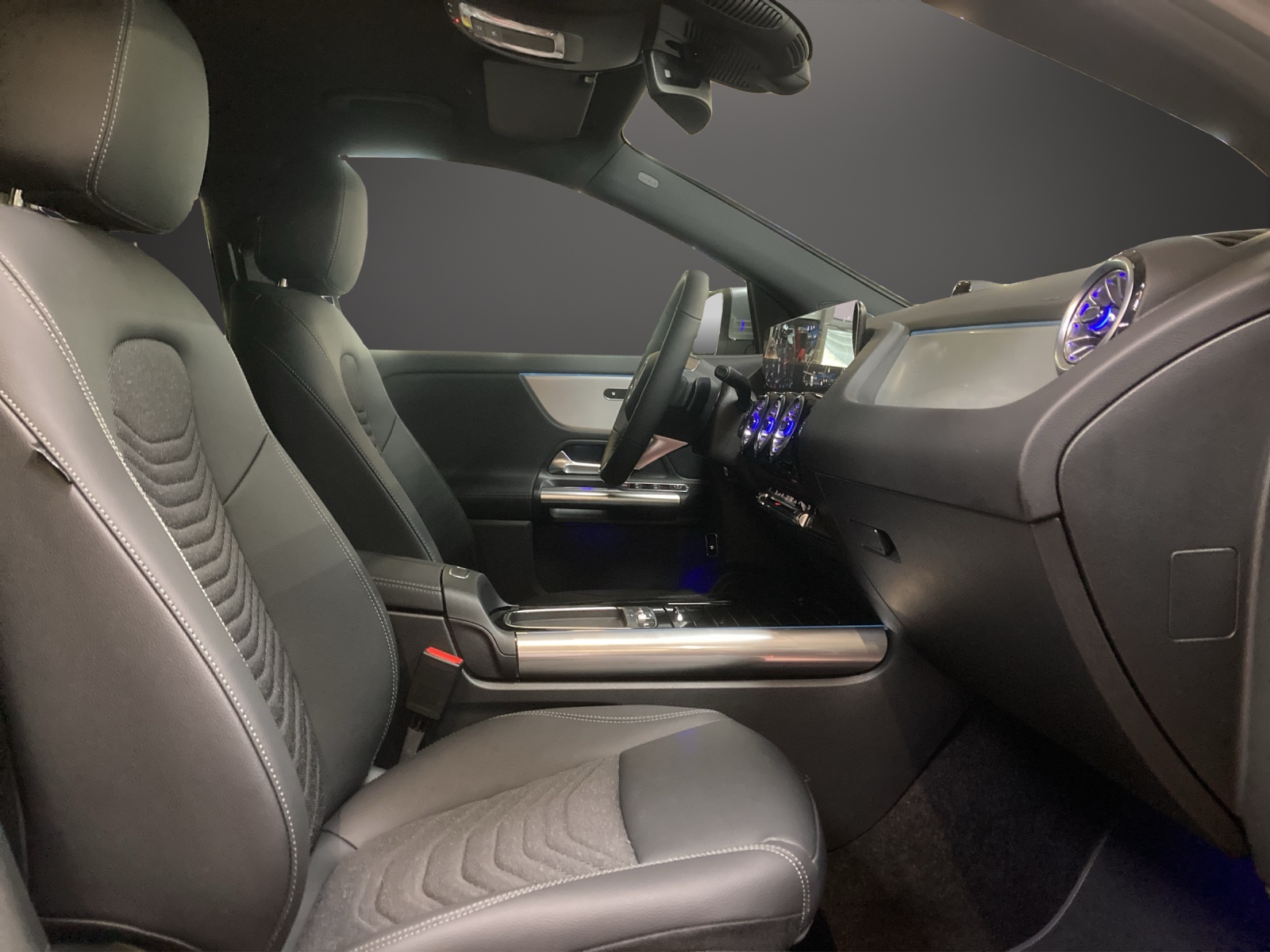 MERCEDES-BENZ GLA 220d 4Matic 8G-DCTSwiss Star-image-11