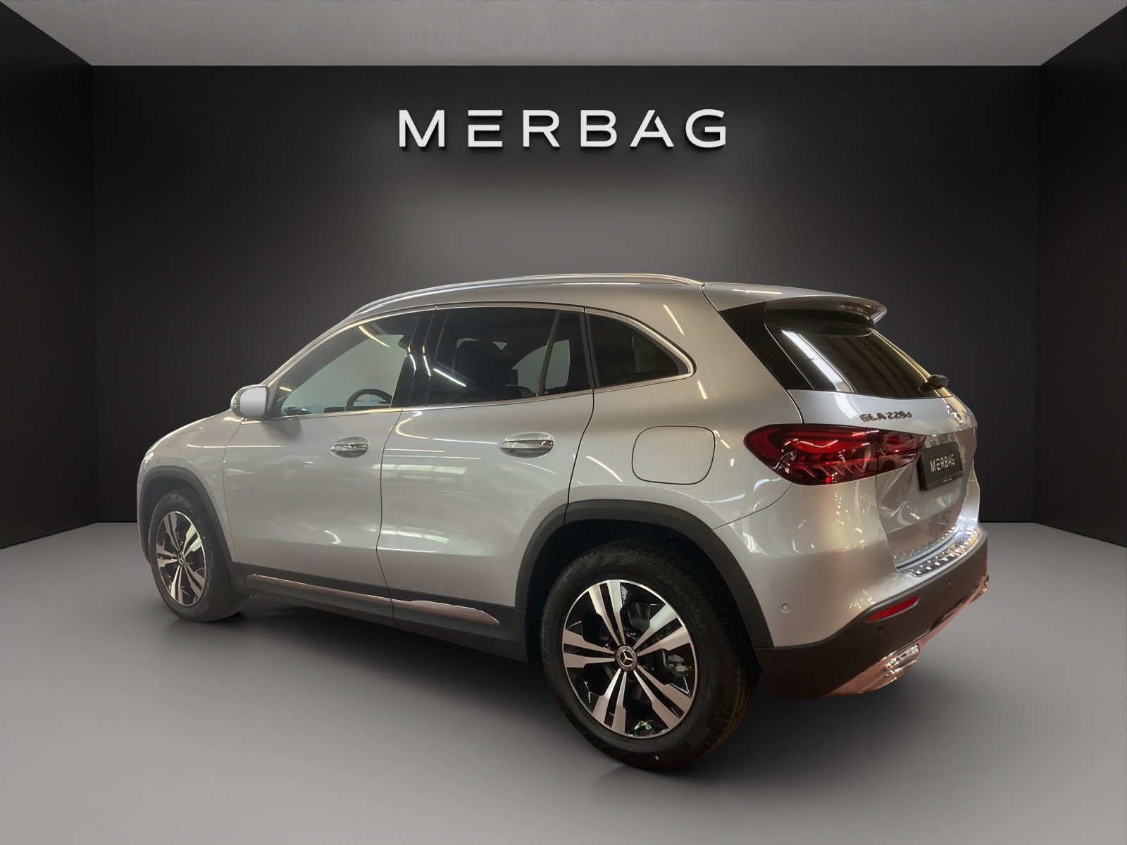 MERCEDES-BENZ GLA 220d 4Matic 8G-DCTSwiss Star-image-2