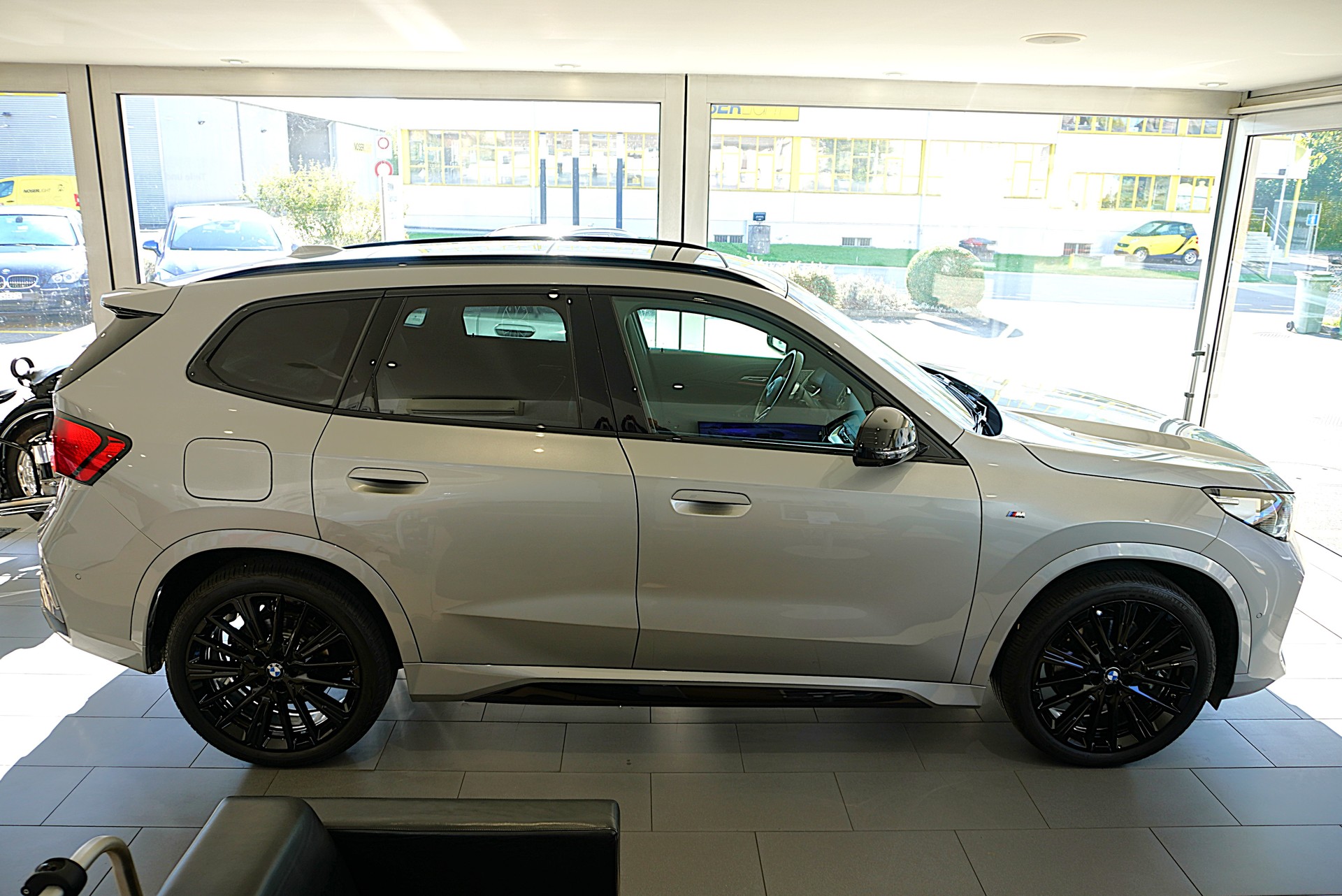 BMW X1 xDrive 23i 48V M Sport-image-3