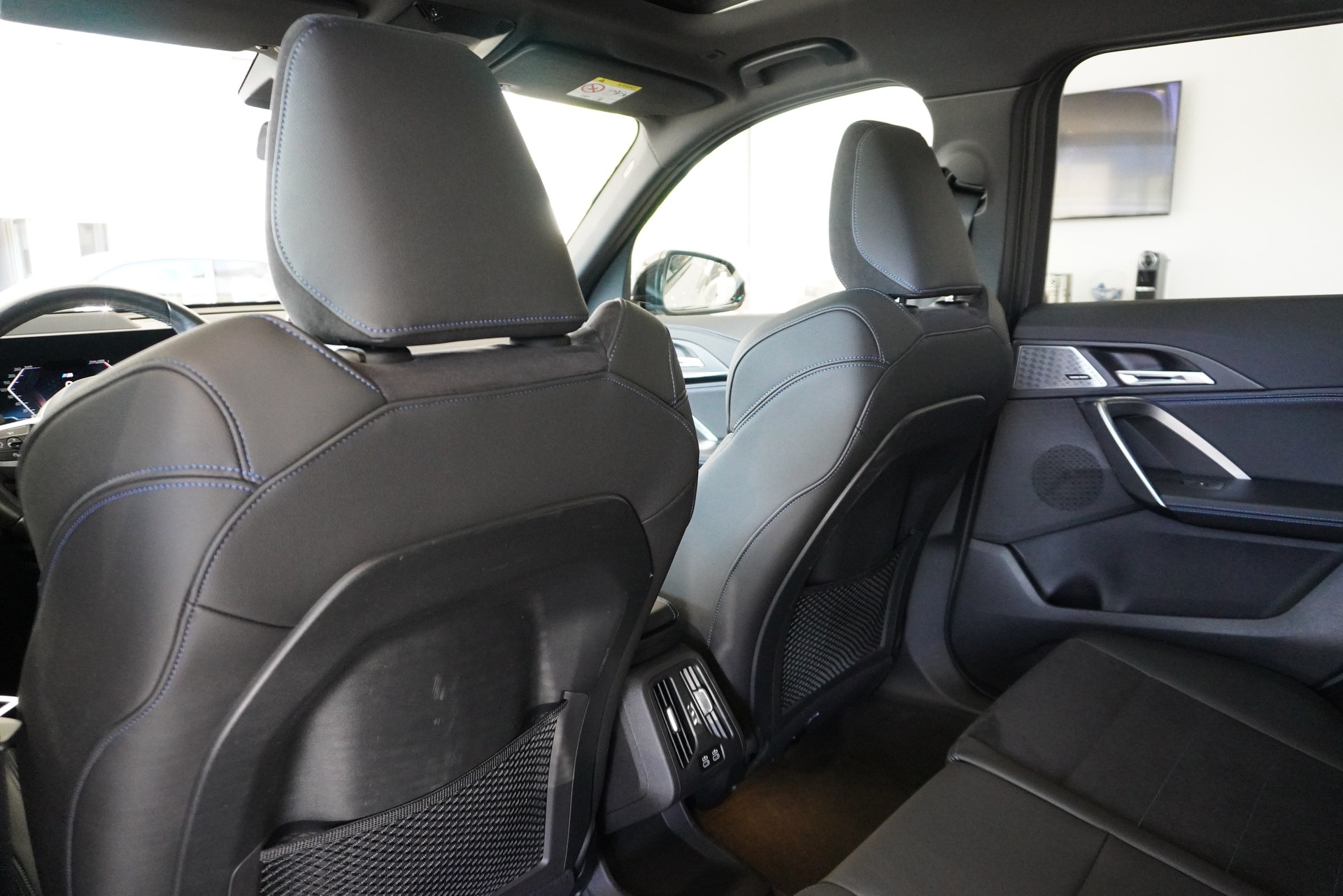 BMW X1 xDrive 23i 48V M Sport-image-19