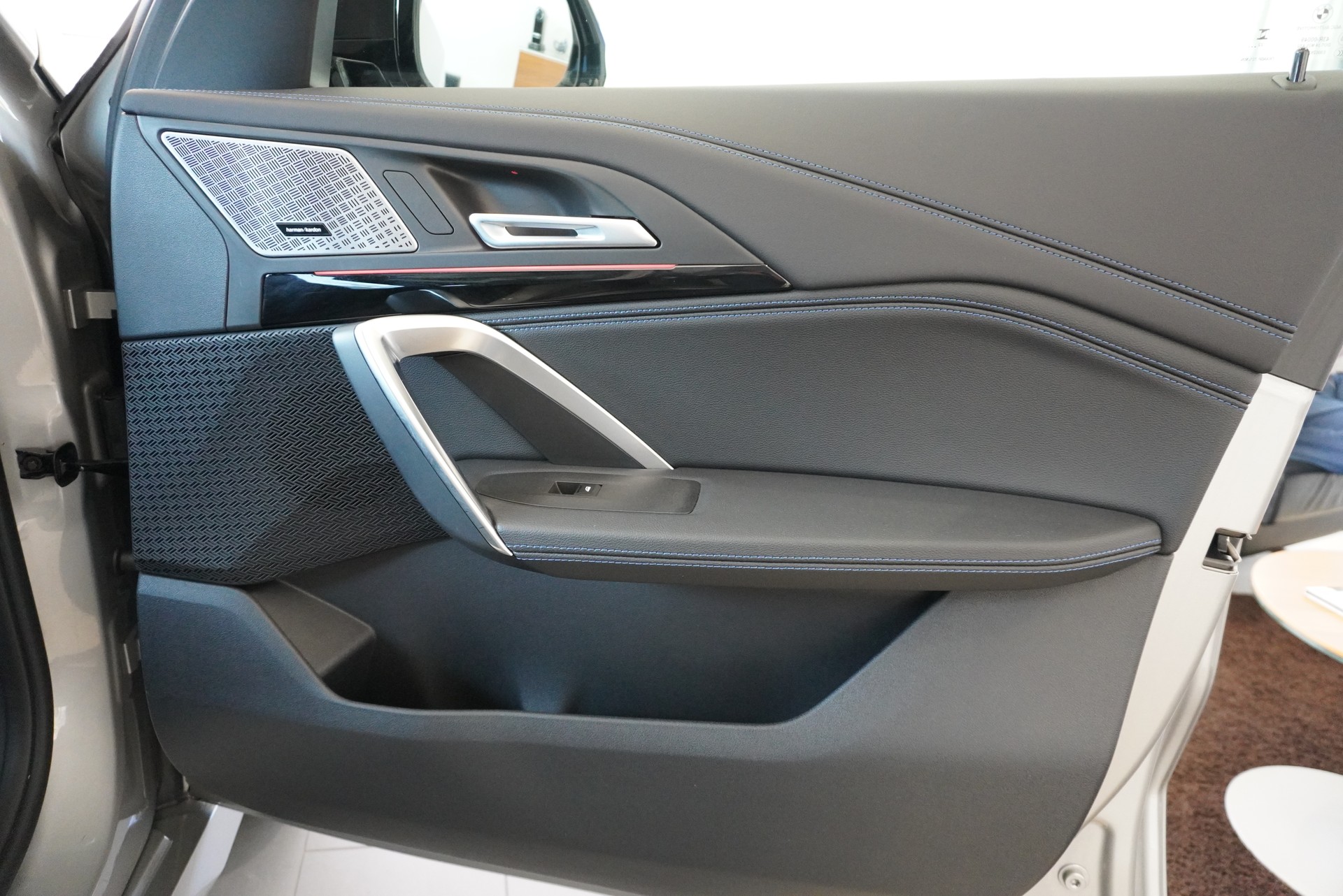 BMW X1 xDrive 23i 48V M Sport-image-15