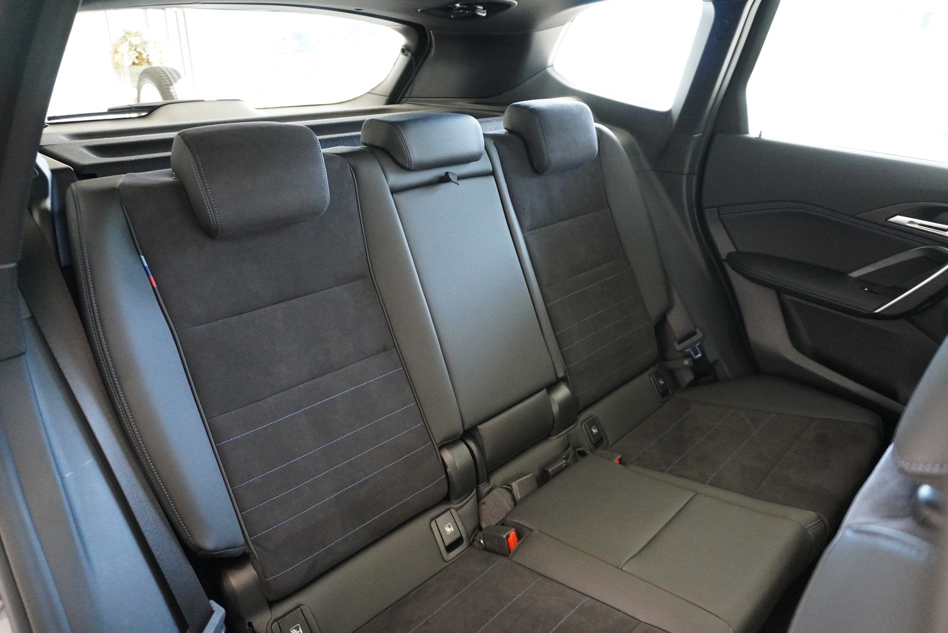 BMW X1 xDrive 23i 48V M Sport-image-14