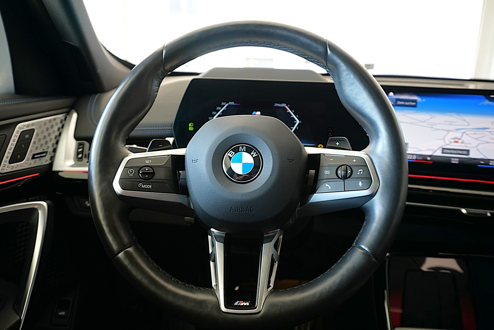 BMW X1 xDrive 23i 48V M Sport-image-11