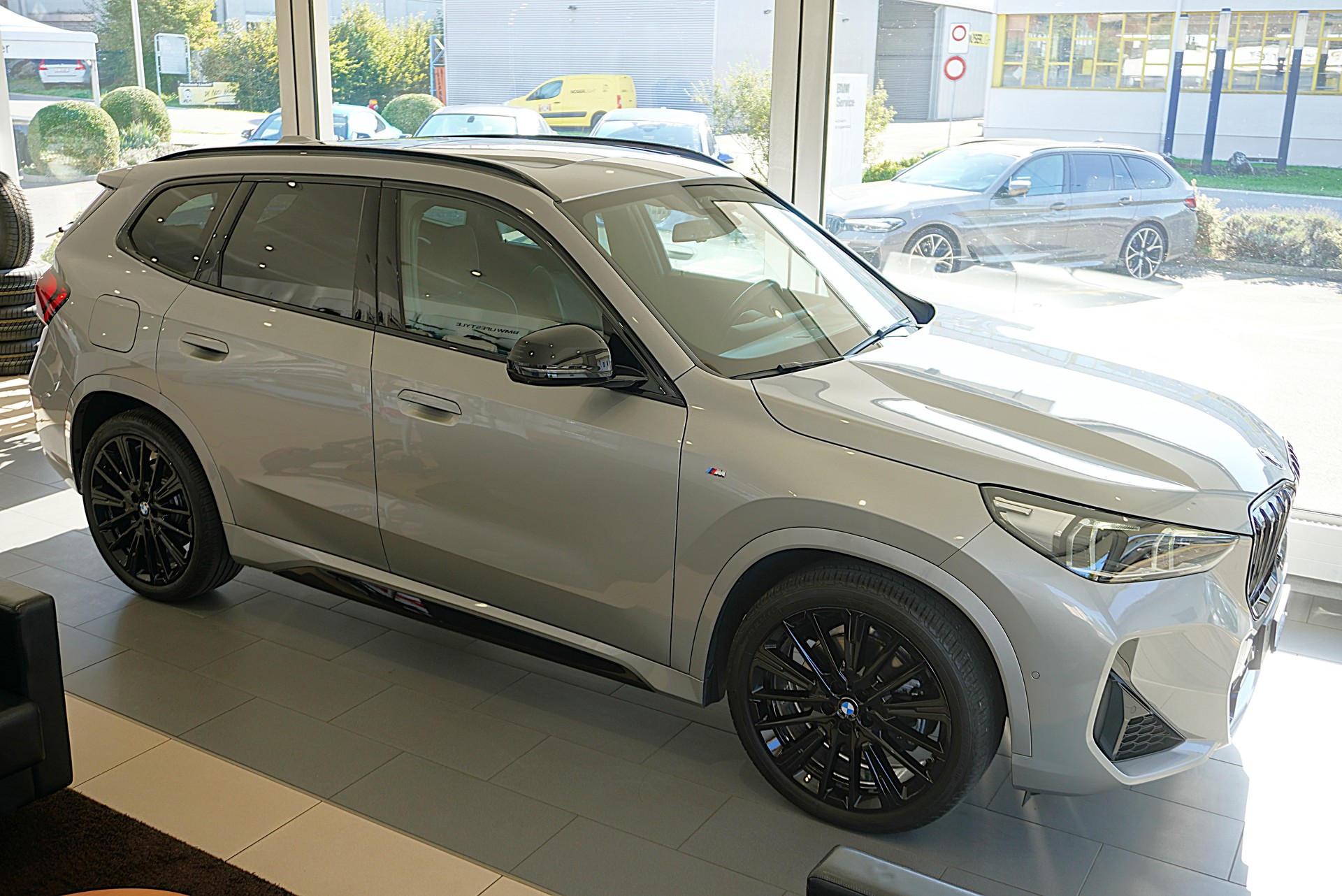 BMW X1 xDrive 23i 48V M Sport-image-2