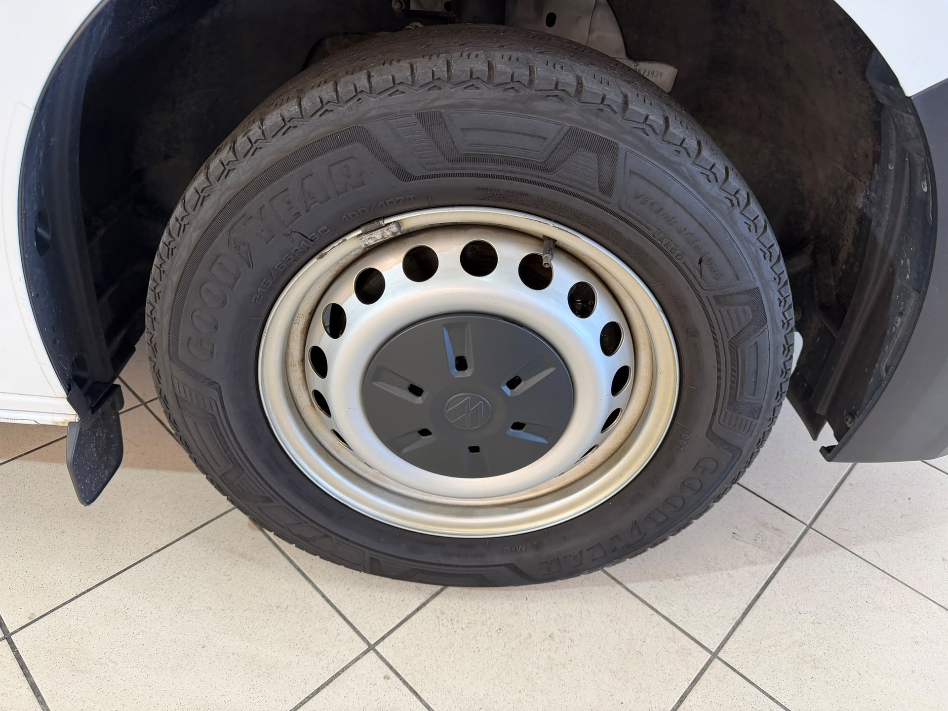 VW Transporter 2.0 TDI Lang Automat-image-4