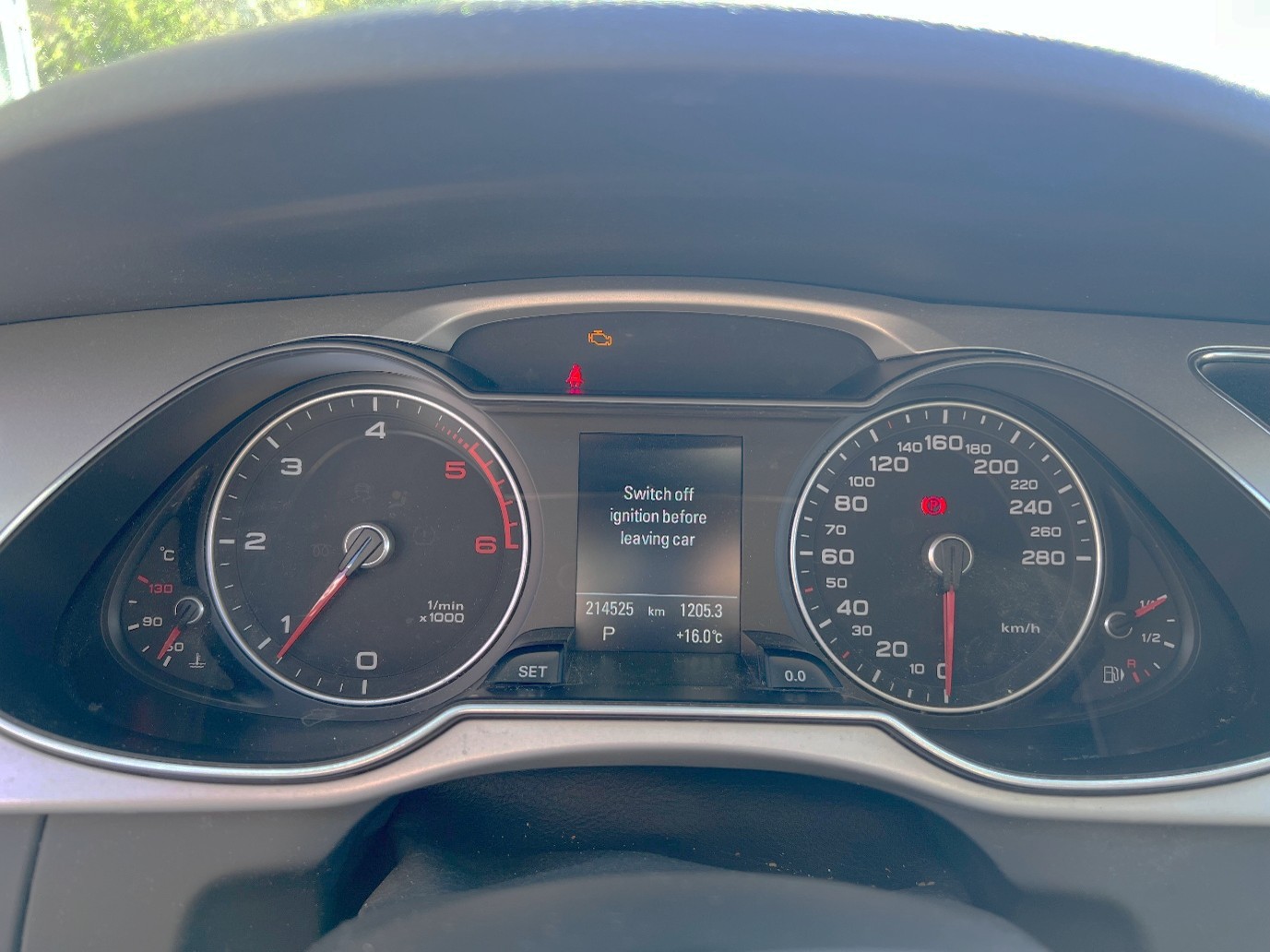 AUDI 2.0 TDI 150 M-Tronic-image-5