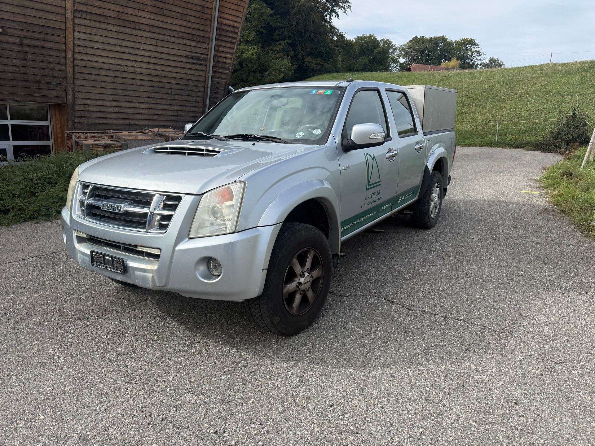 ISUZU D-MAX CrewCab LS 2.5 4x4-image-1