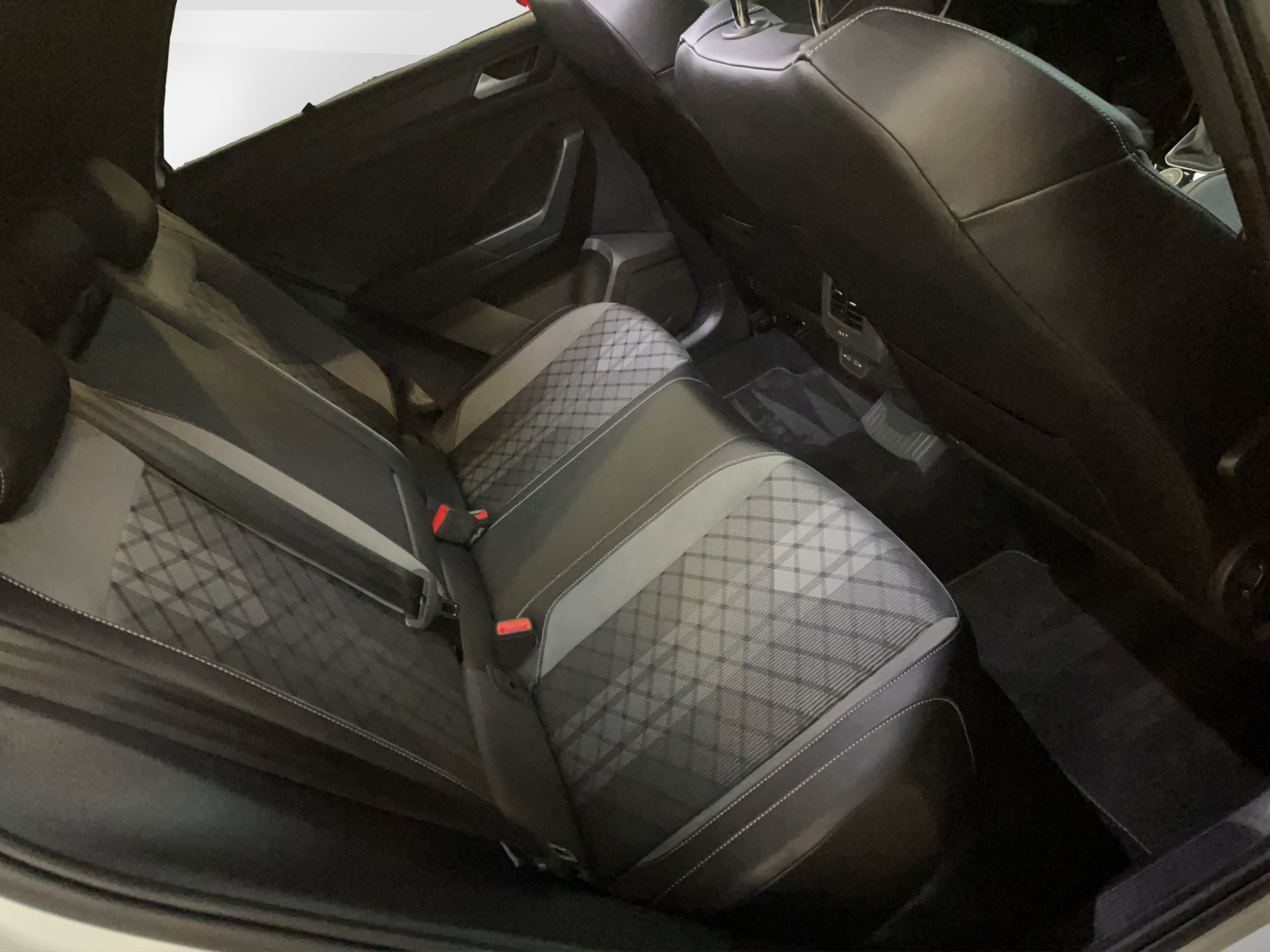 VW T-Roc 2.0 TSI R-Line DSG 4motion-image-14