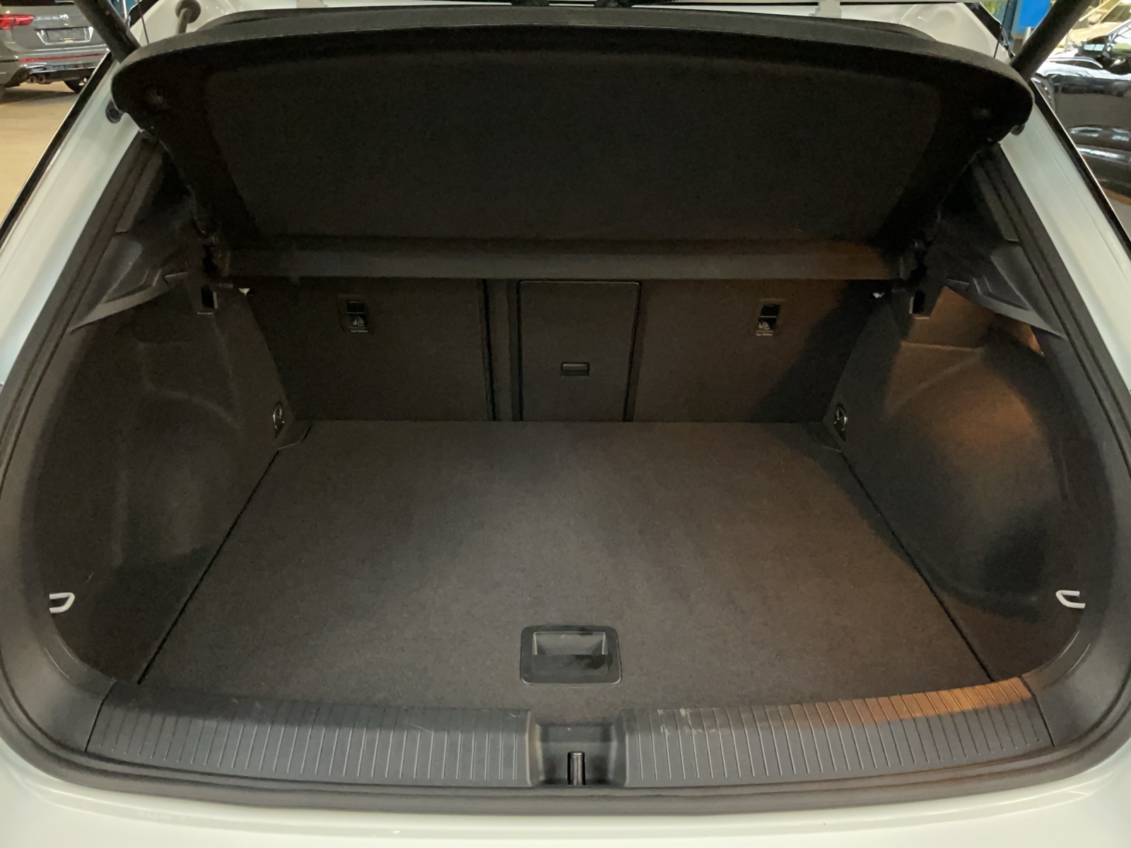VW T-Roc 2.0 TSI R-Line DSG 4motion-image-15