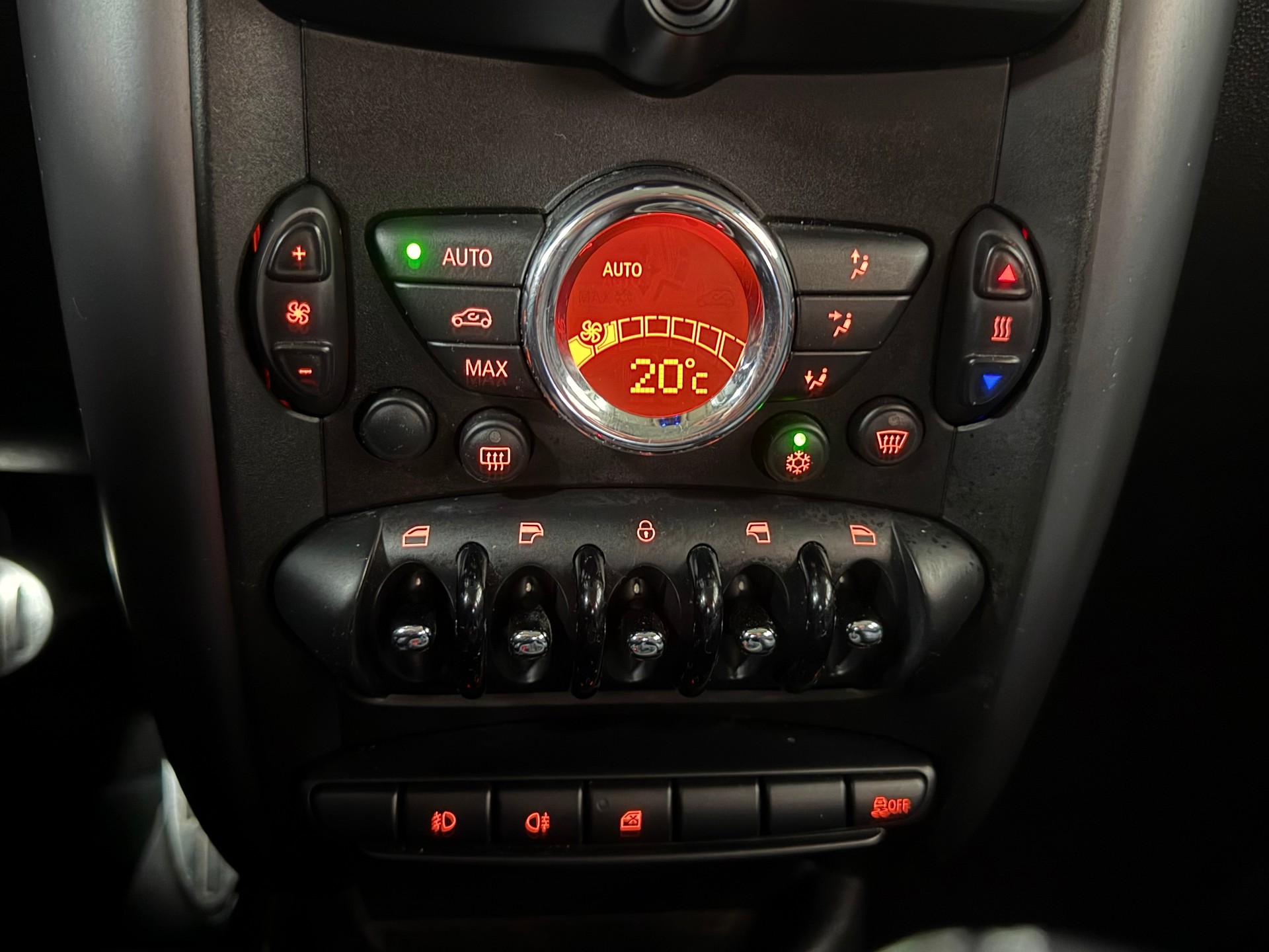 MINI Countryman Cooper S FWD Steptronic-image-14