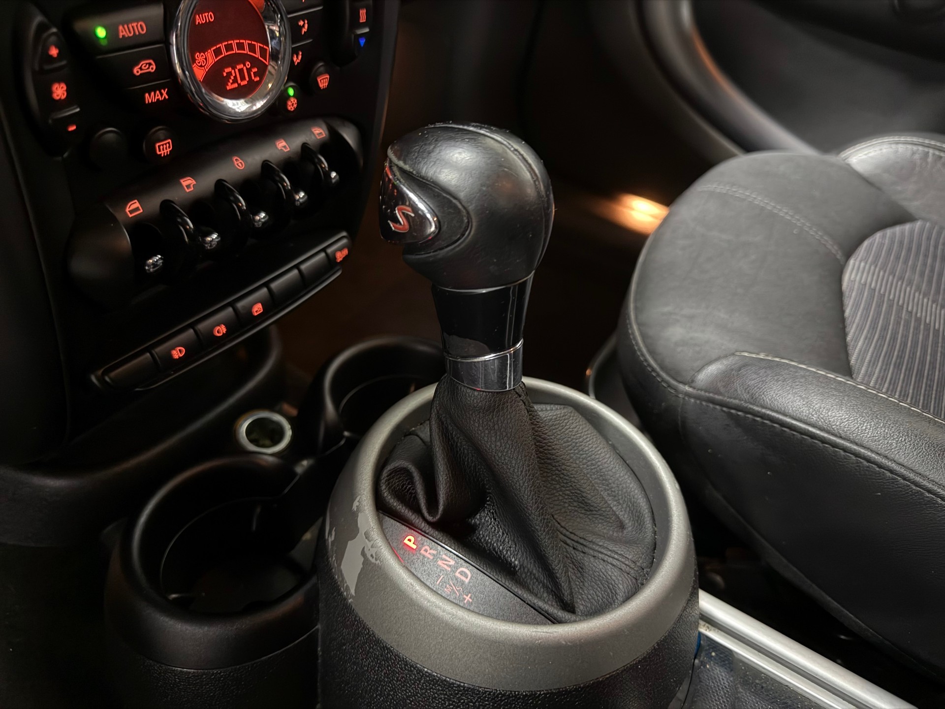 MINI Countryman Cooper S FWD Steptronic-image-13