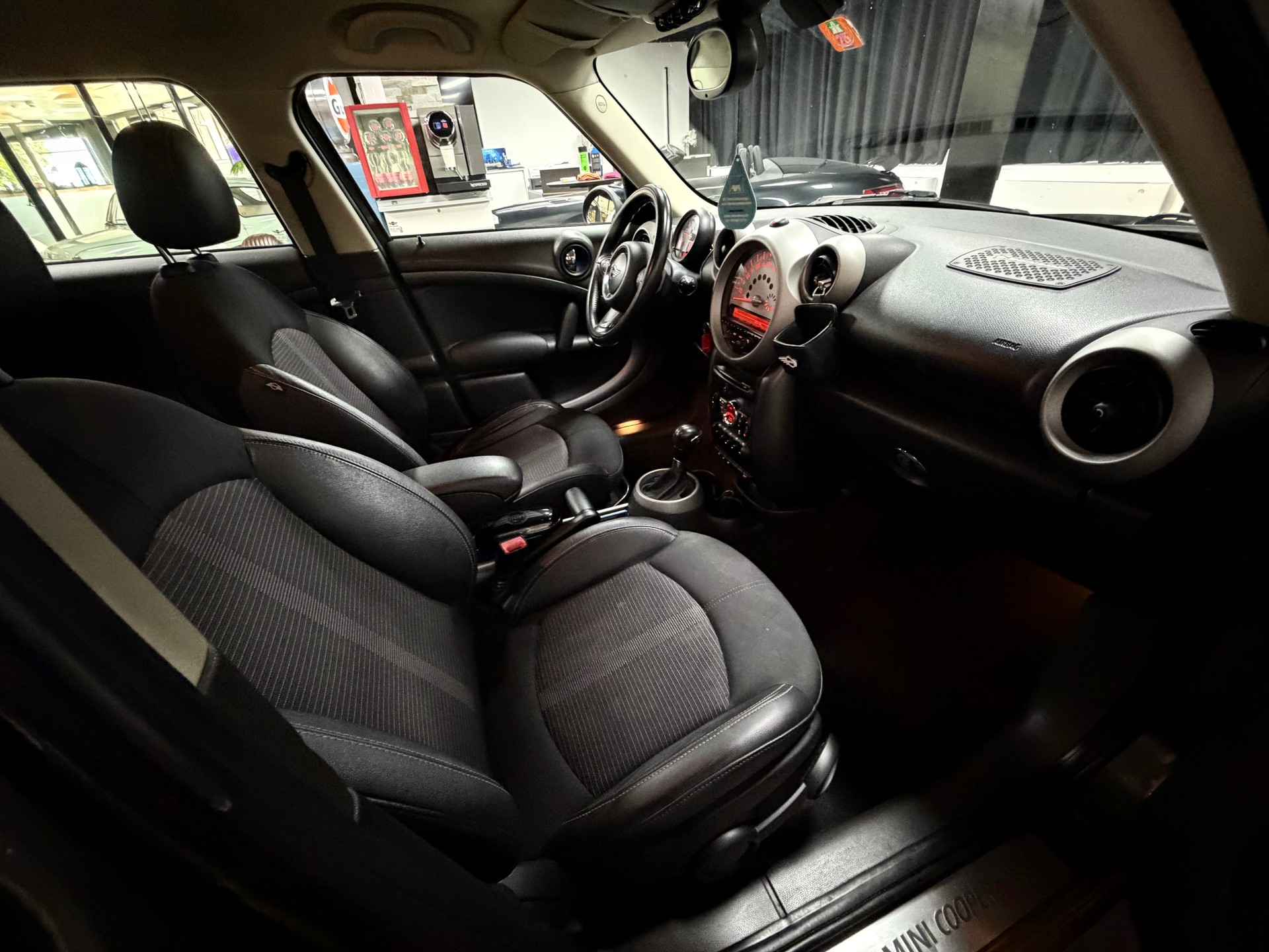 MINI Countryman Cooper S FWD Steptronic-image-19