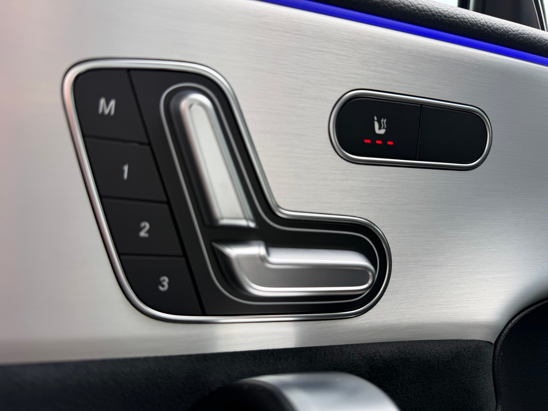 MERCEDES-BENZ A 250 AMG Line 4Matic 8G-DCT-image-8
