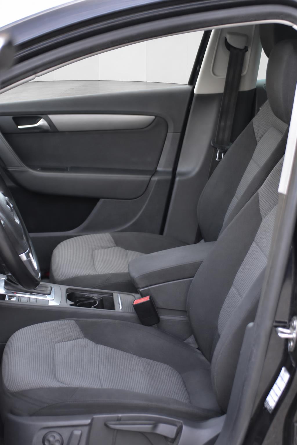 VW Passat Variant 1.8 TSI Comfortline DSG-image-9