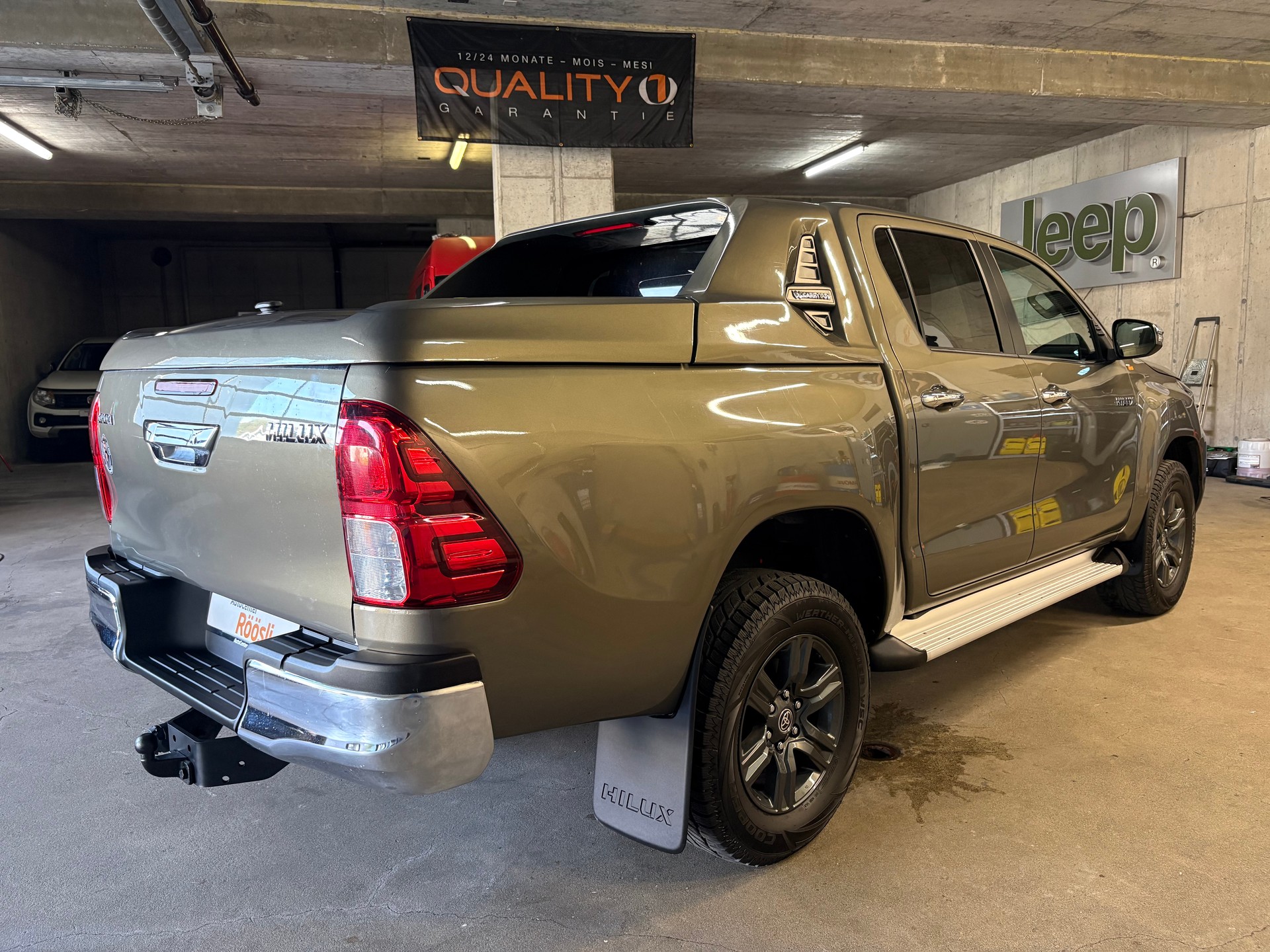 TOYOTA Hilux 2.8D-4D Style Double Cab 4x4 A-image-3