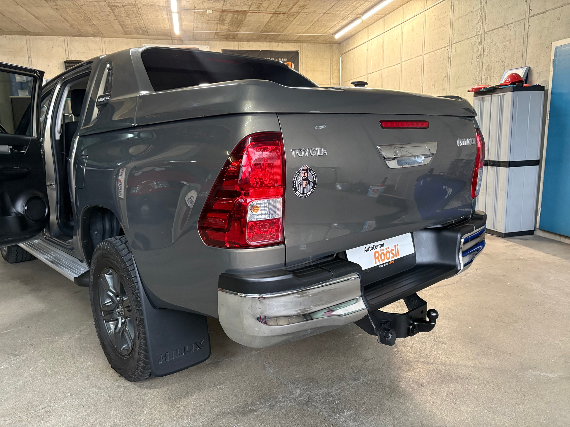 TOYOTA Hilux 2.8D-4D Style Double Cab 4x4 A-image-5