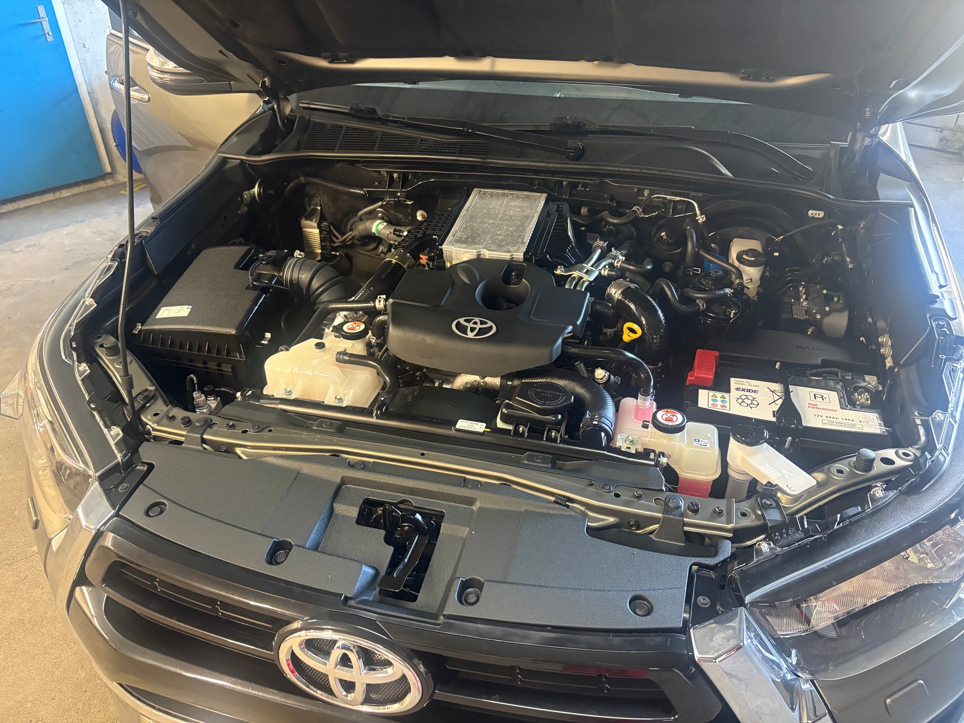 TOYOTA Hilux 2.8D-4D Style Double Cab 4x4 A-image-13