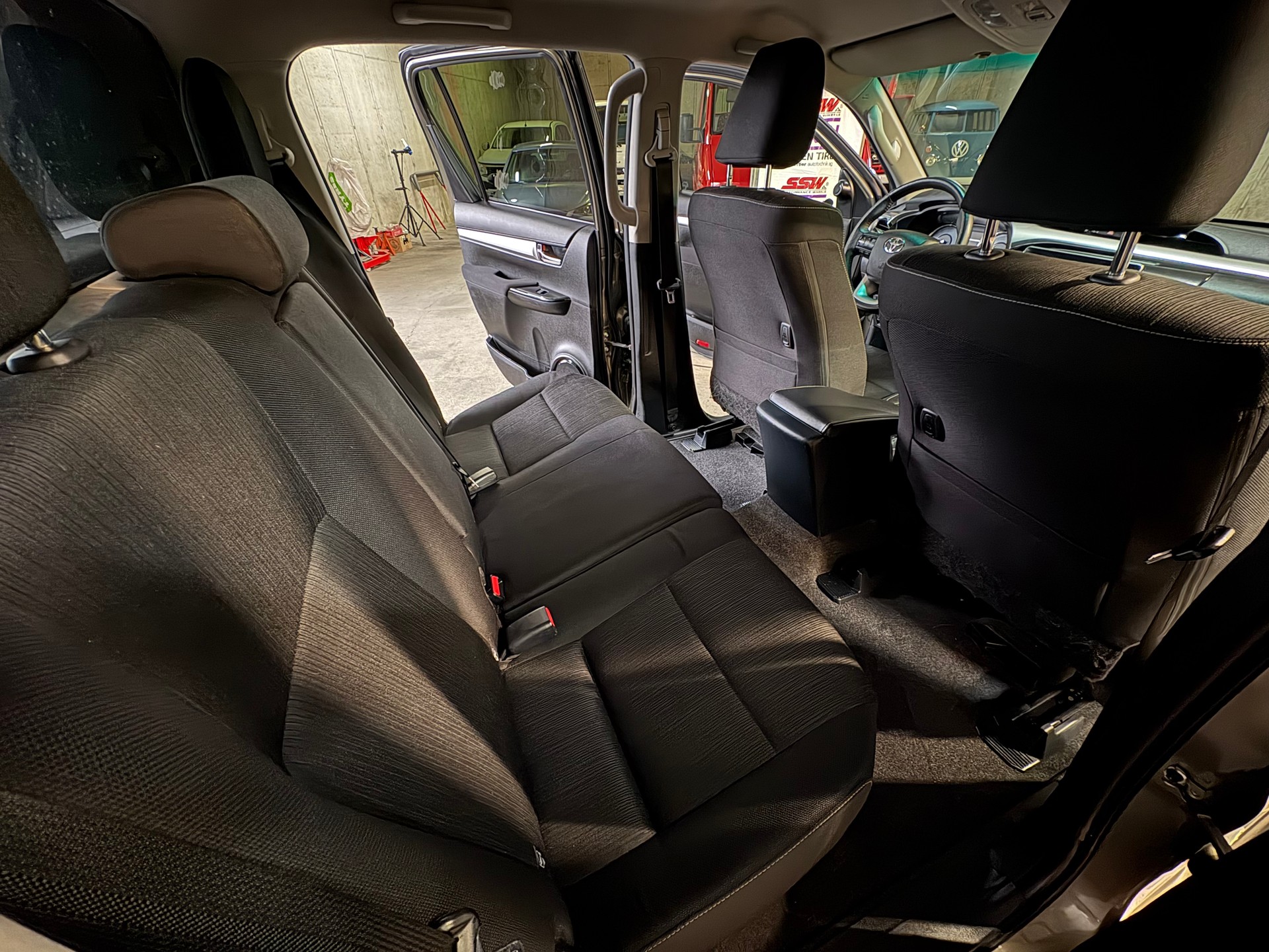 TOYOTA Hilux 2.8D-4D Style Double Cab 4x4 A-image-7