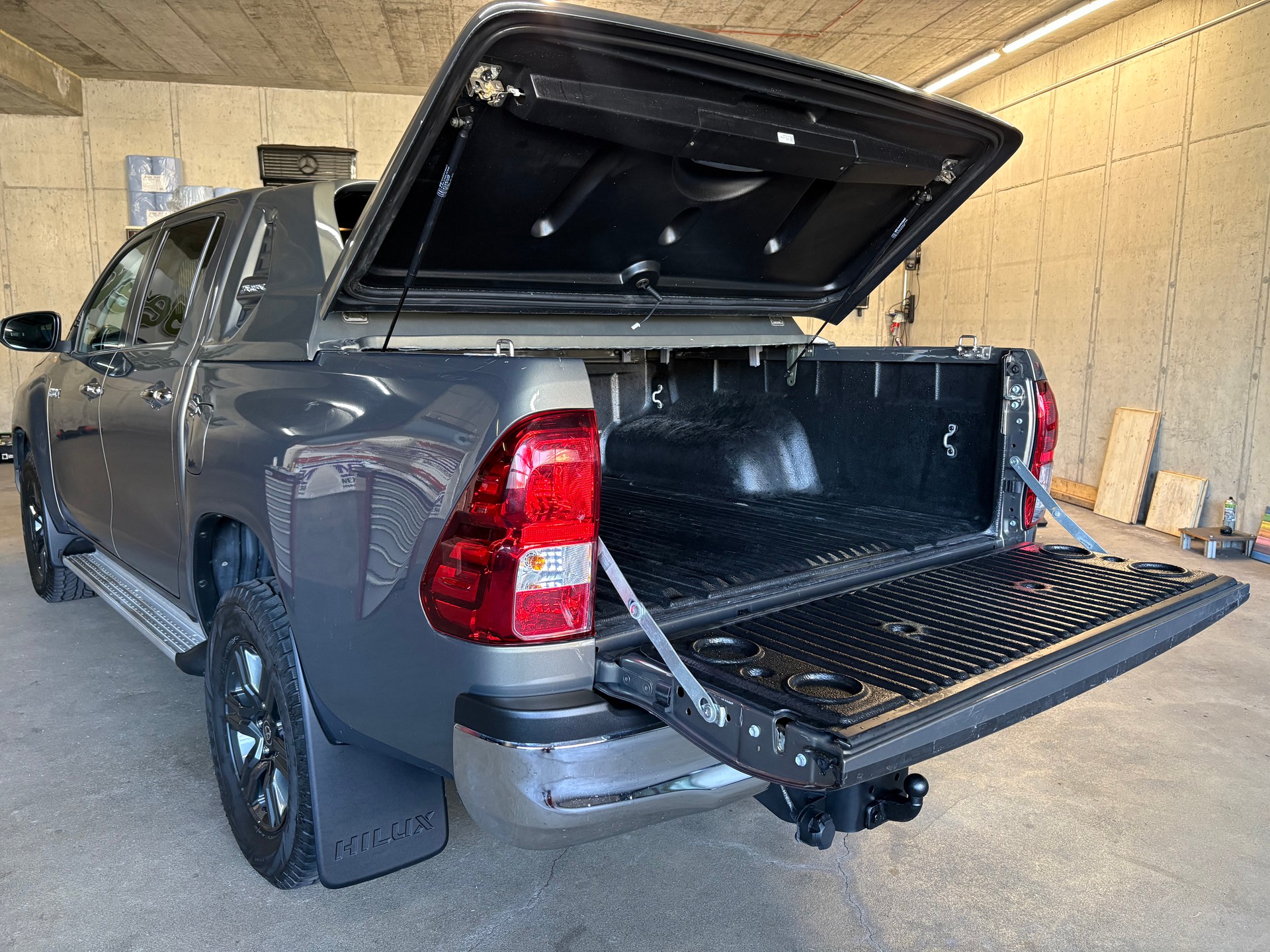 TOYOTA Hilux 2.8D-4D Style Double Cab 4x4 A-image-11