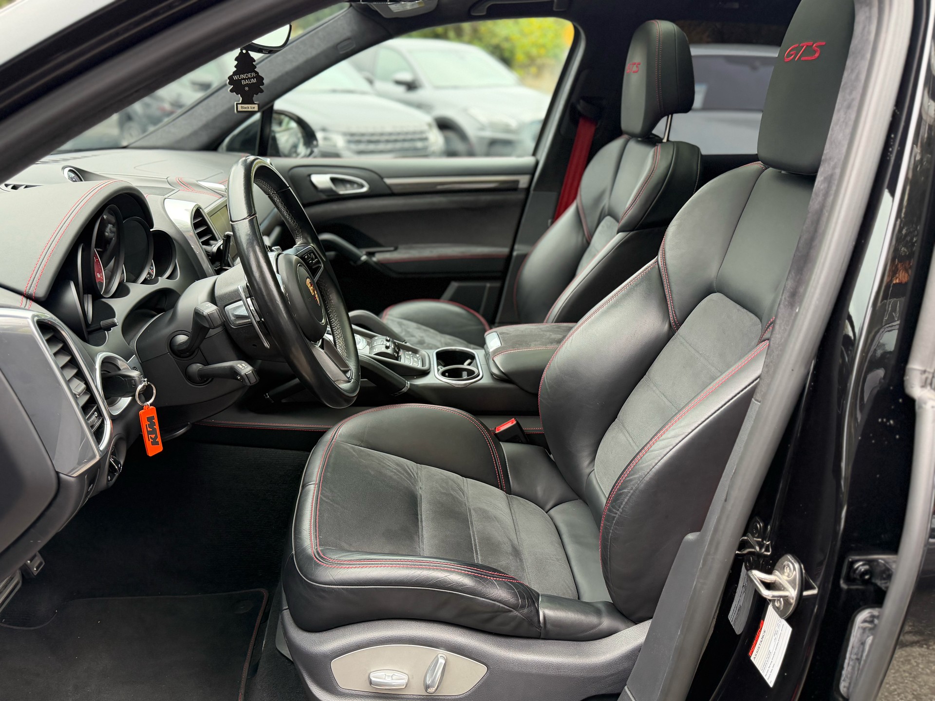 PORSCHE Cayenne GTS-image-11