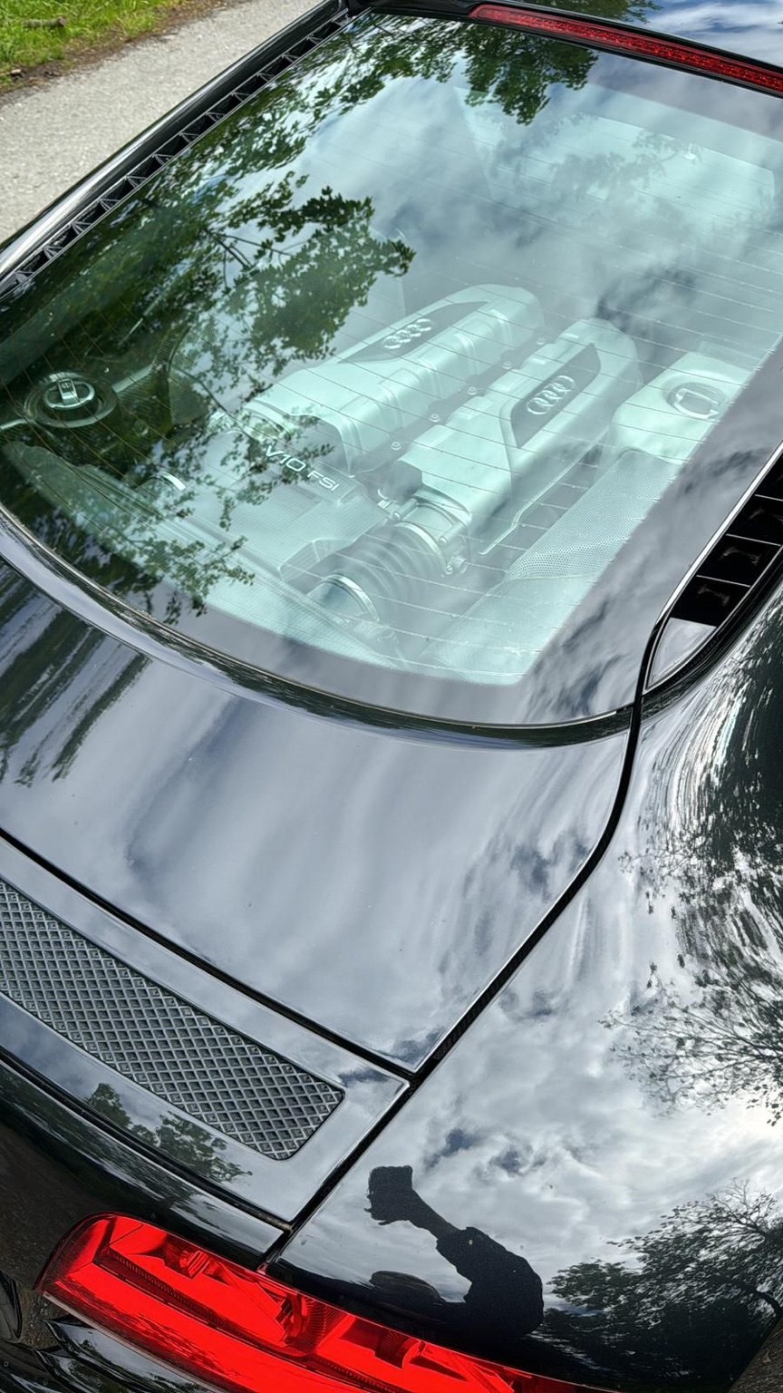 AUDI R8 Coupé 5.2 R-Tronic-image-11
