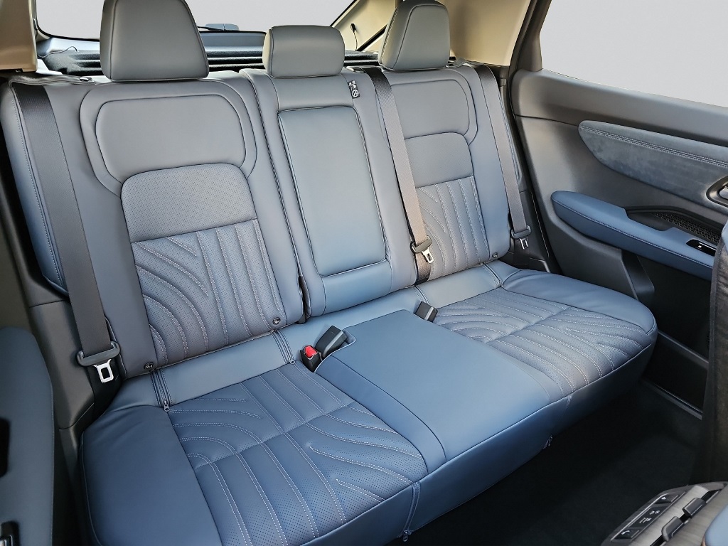 NISSAN Ariya 87 kWh Evolve e-4orce-image-10