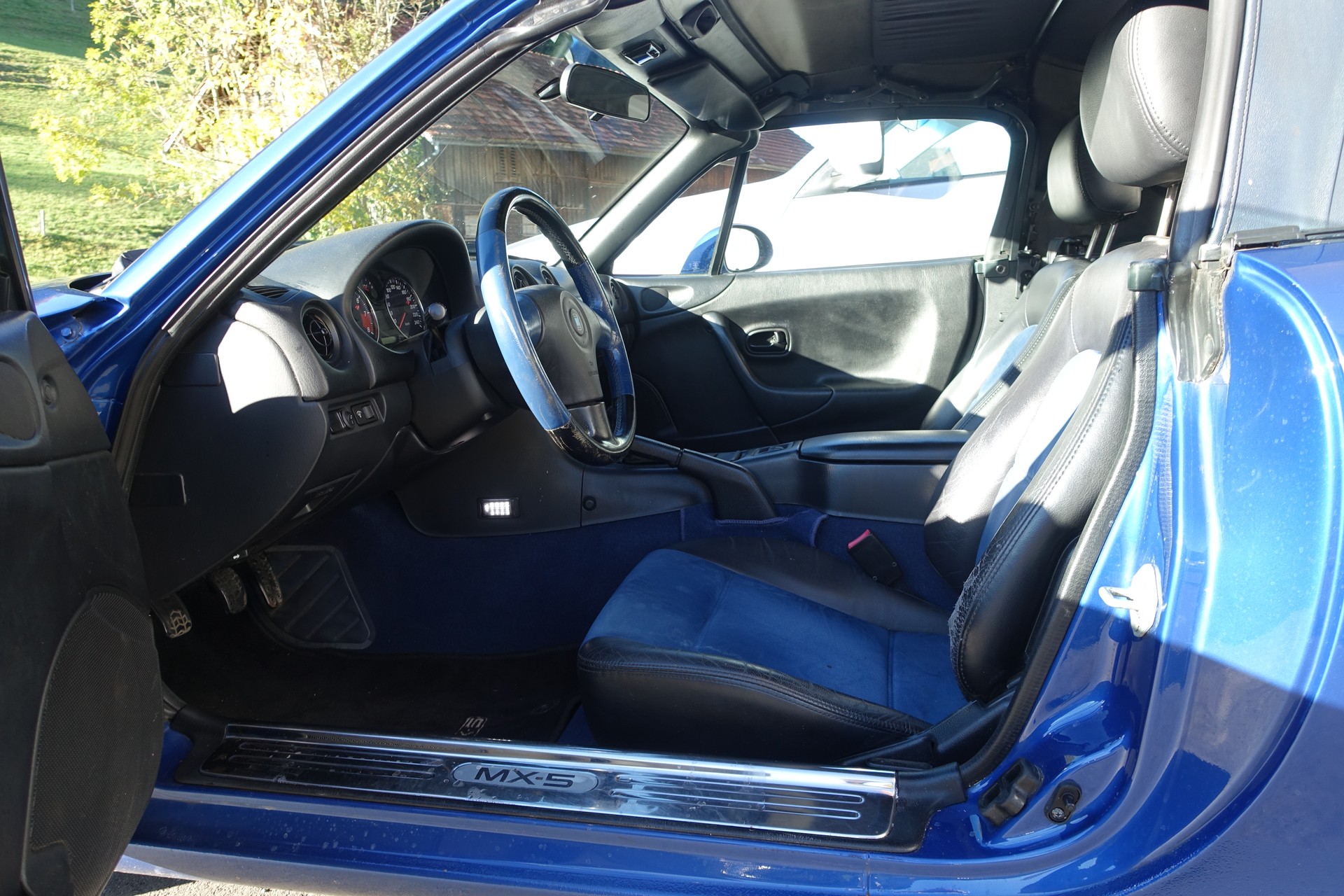 MAZDA MX-5 1.8i-16 10th Anniv.-showroom-element-3