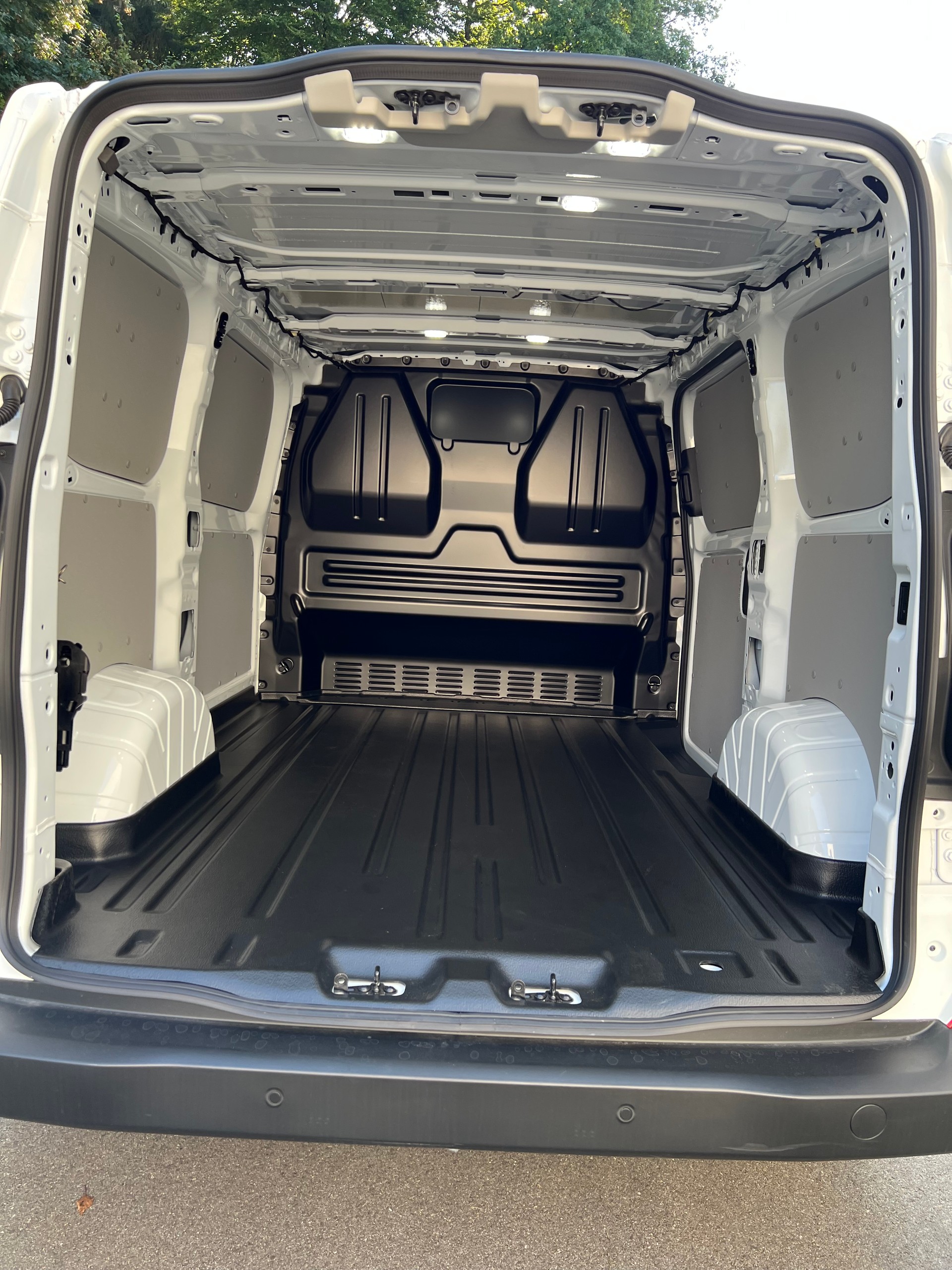 FORD Transit Custom Van 300 L1H1 Trend-image-6