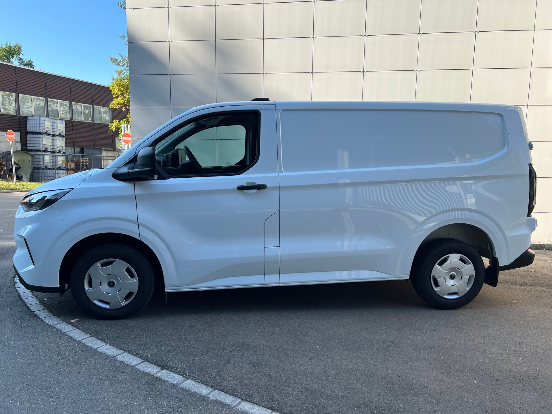 FORD Transit Custom Van 300 L1H1 Trend-showroom-element-2