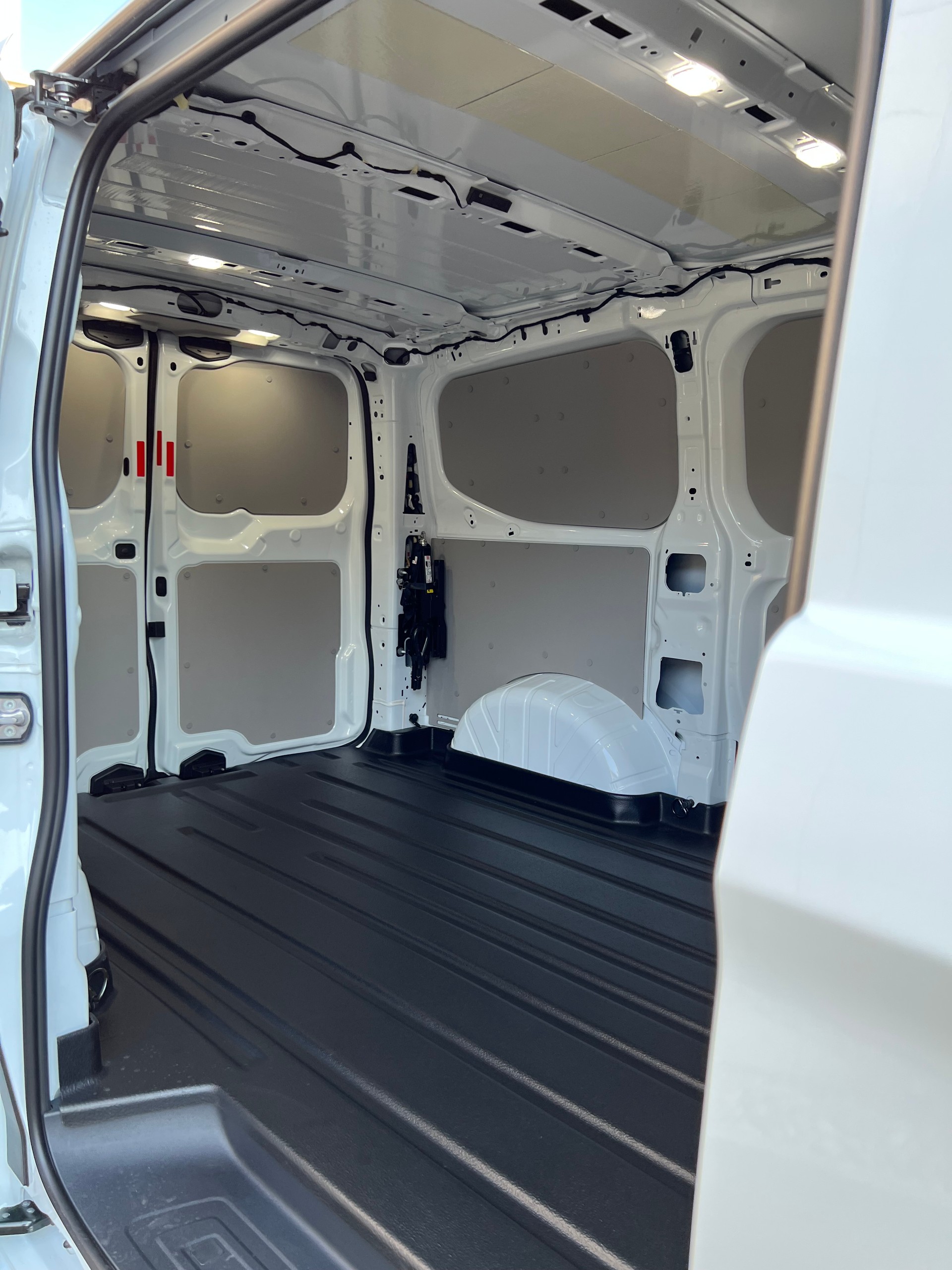 FORD Transit Custom Van 300 L1H1 Trend-image-8