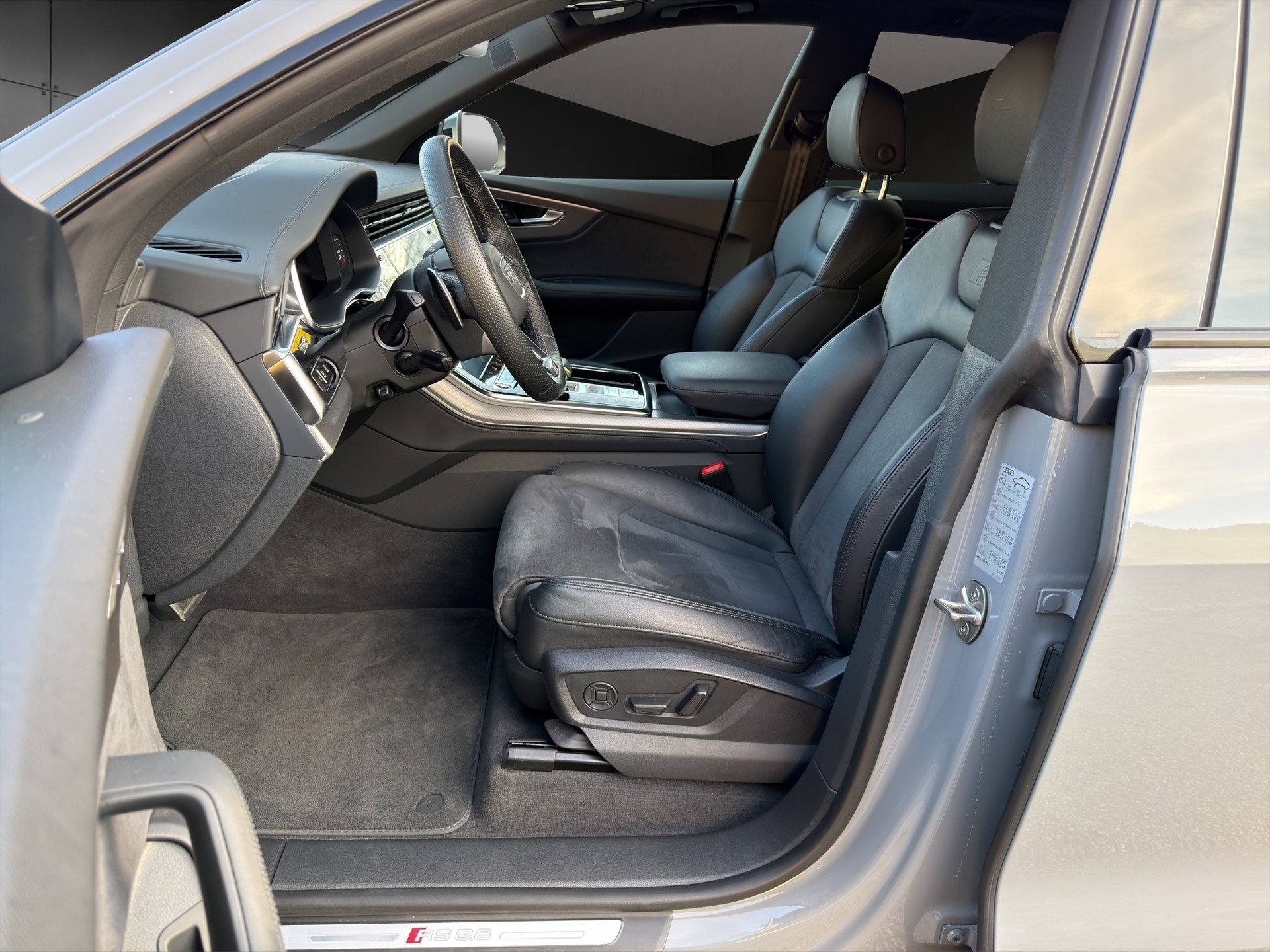 AUDI RSQ8 quattro tiptronic-image-7