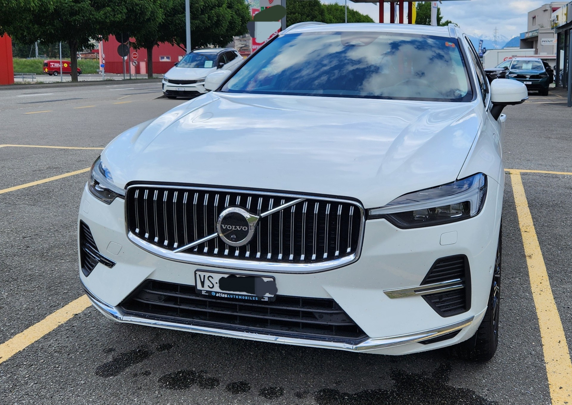 VOLVO XC60 T6 eAWD Inscription modèle 2022,rechargeable, crochet de remorque