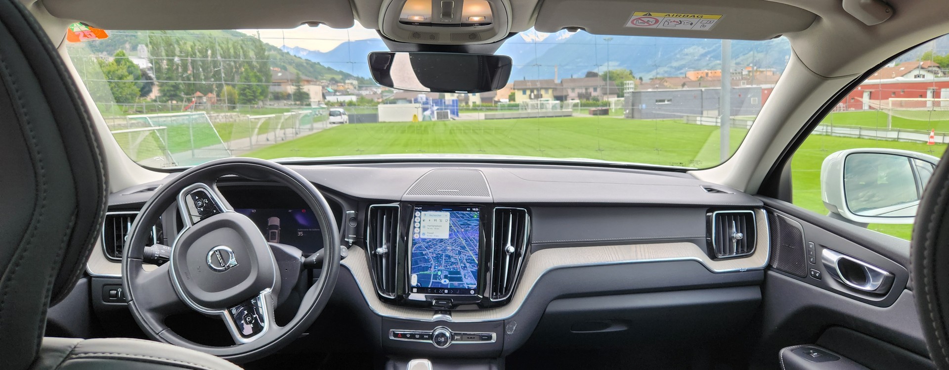 VOLVO XC60 T6 eAWD Inscription modèle 2022,rechargeable, crochet de remorque-image-24