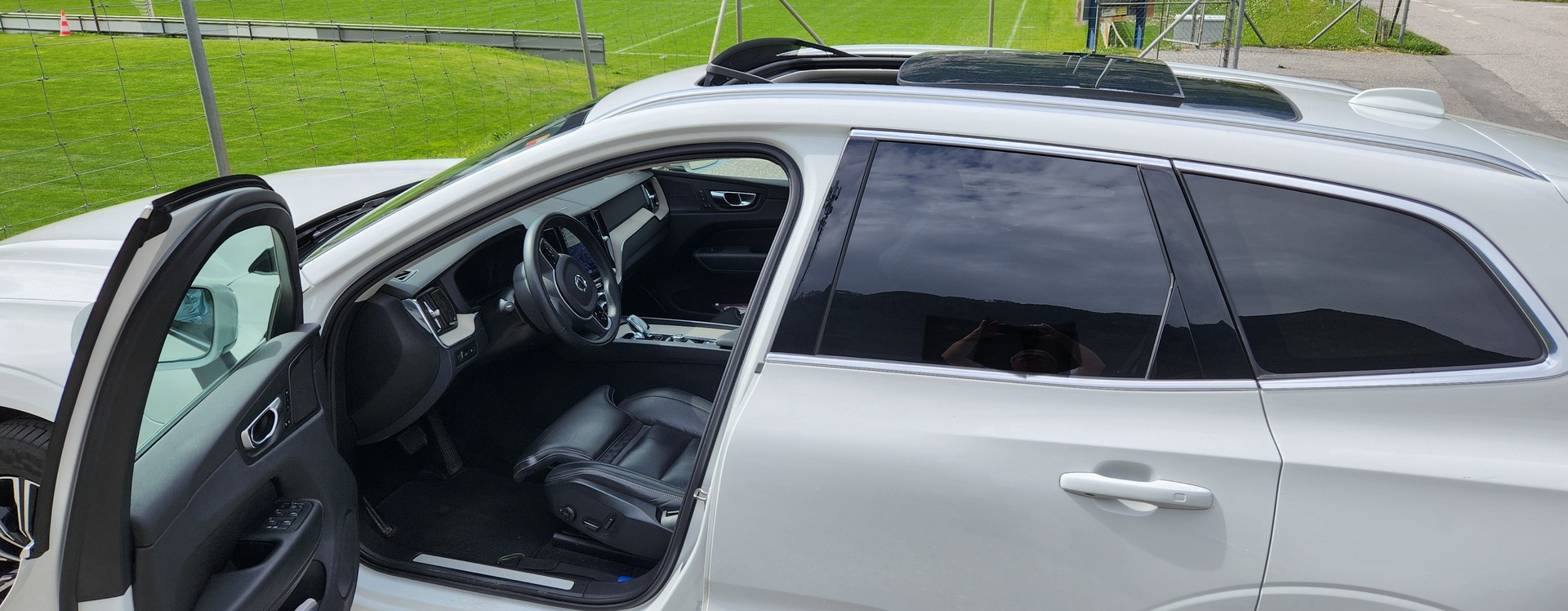 VOLVO XC60 T6 eAWD Inscription modèle 2022,rechargeable, crochet de remorque-image-7