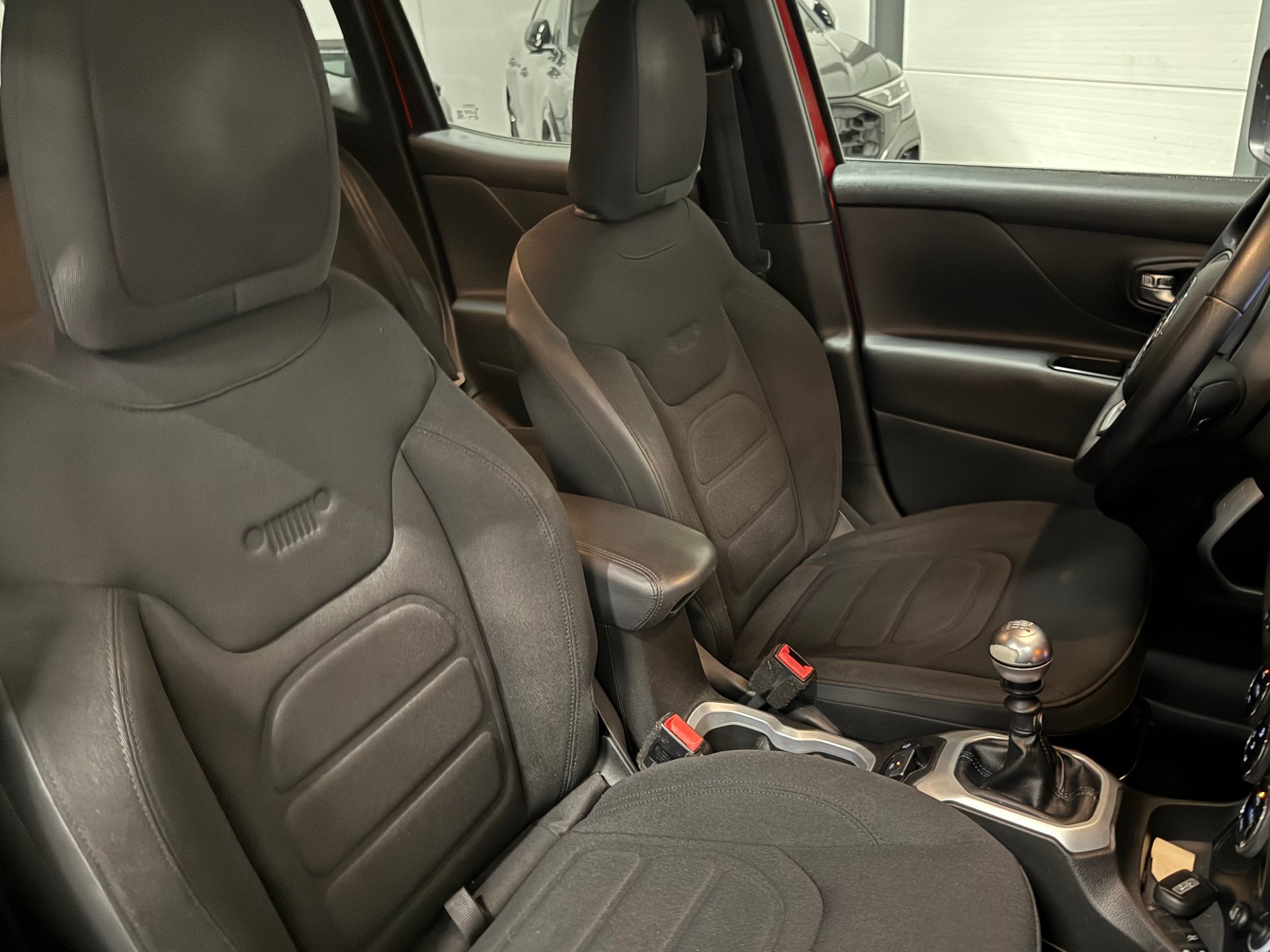 JEEP Renegade 1.6 CRD Limited-image-9