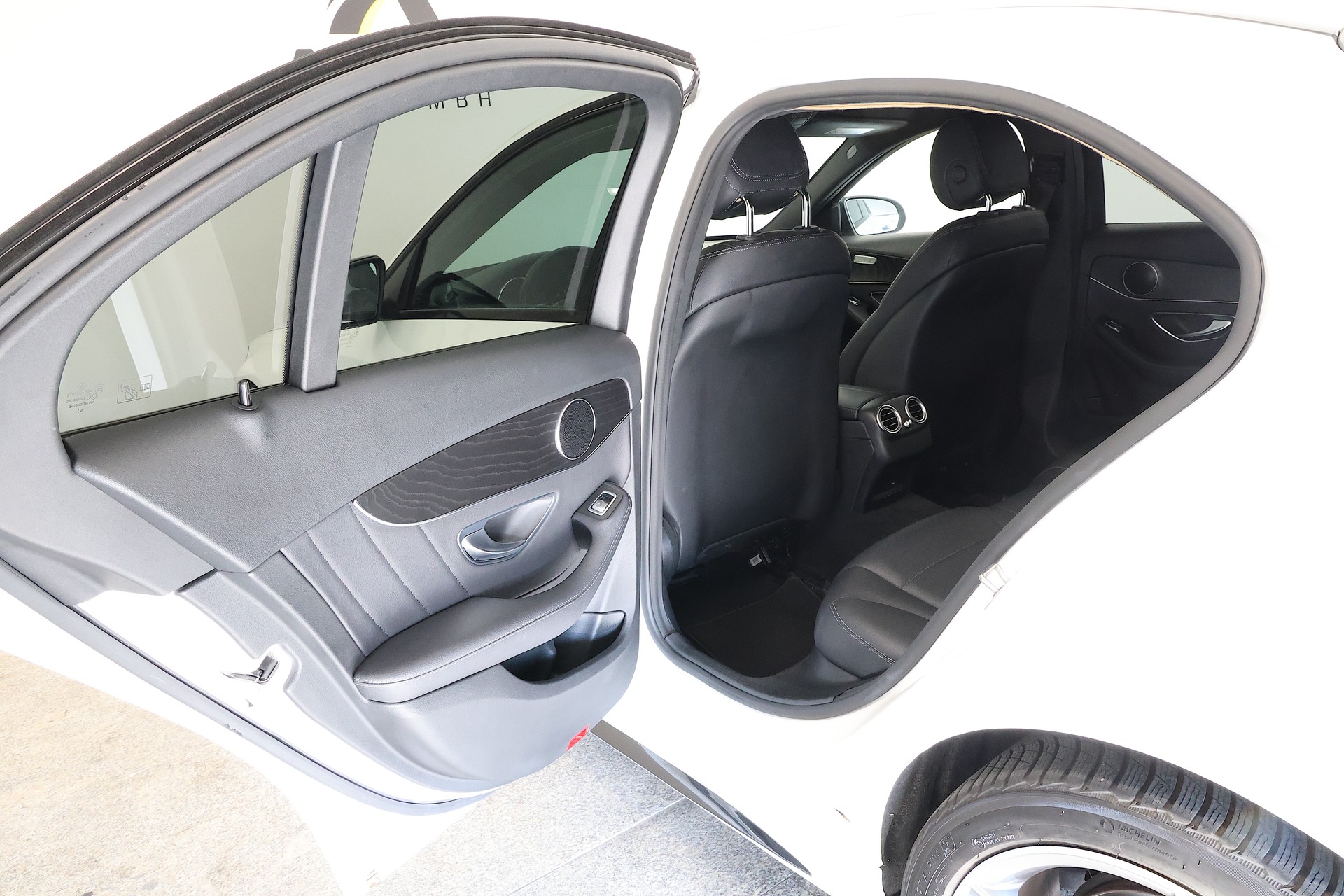 MERCEDES-BENZ C 250 BlueTEC AMG Line 4Matic 9G-Tronic-image-14